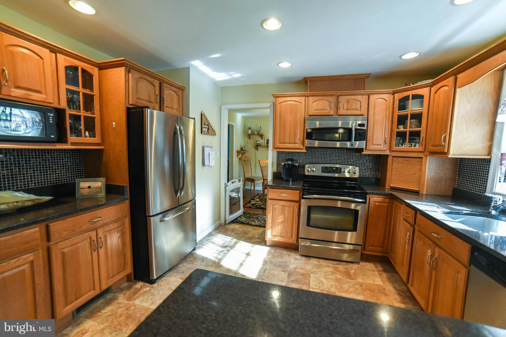 ESPERANZA FARMS - Residential Lease