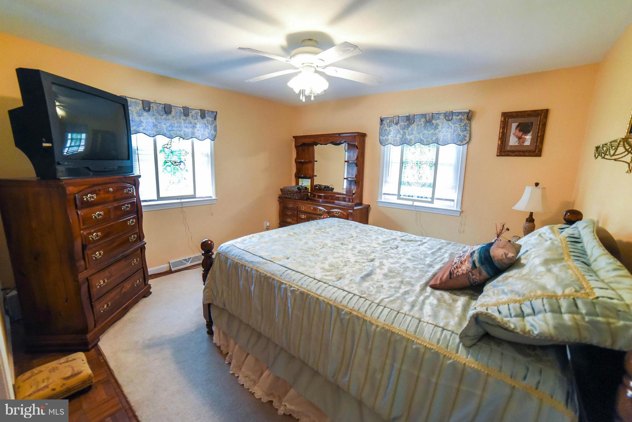 ESPERANZA FARMS - Residential Lease