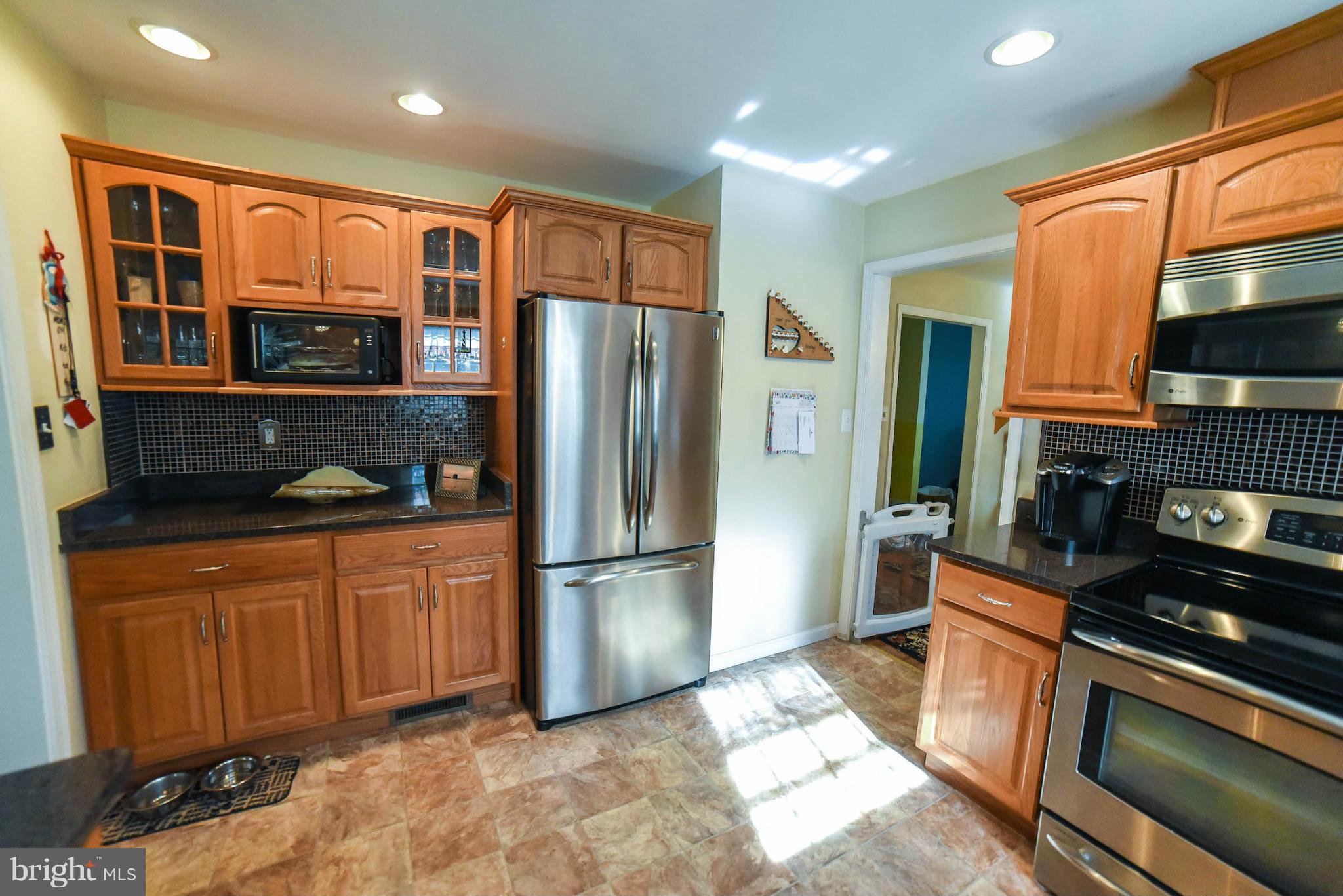 ESPERANZA FARMS - Residential Lease