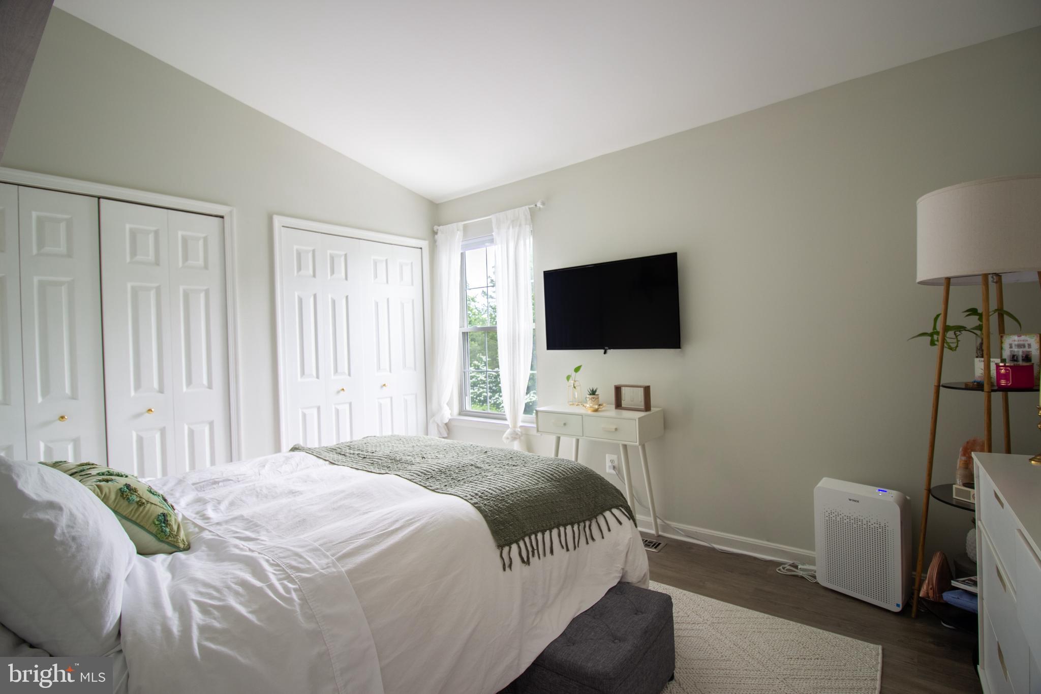 SHERBROOKE II TH CONDO - Residential Lease