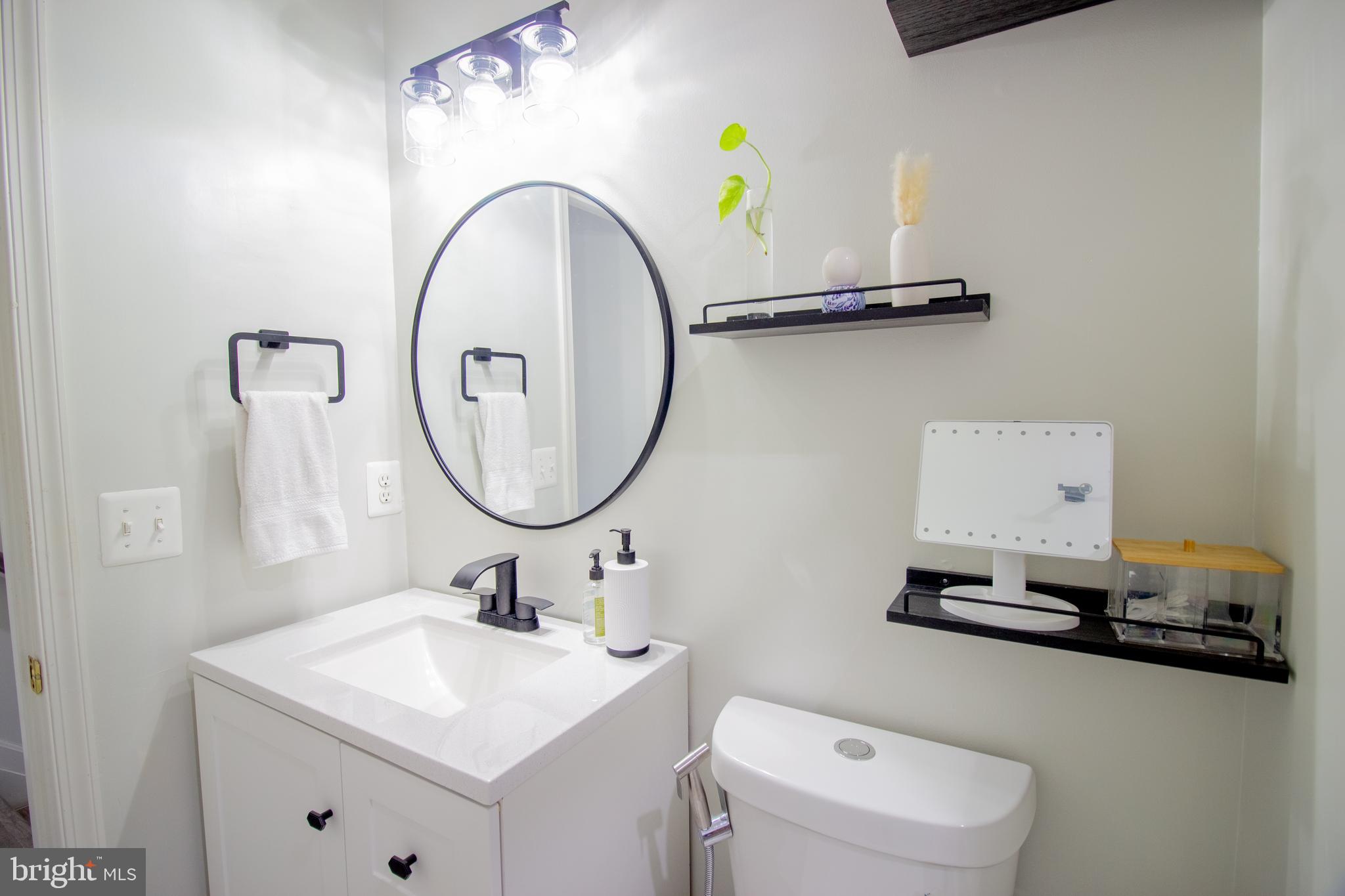 SHERBROOKE II TH CONDO - Residential Lease