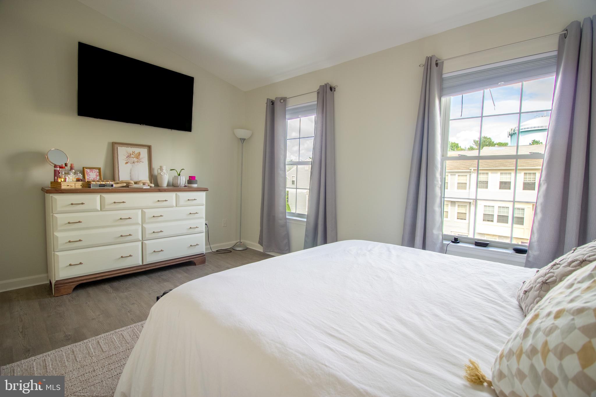 SHERBROOKE II TH CONDO - Residential Lease