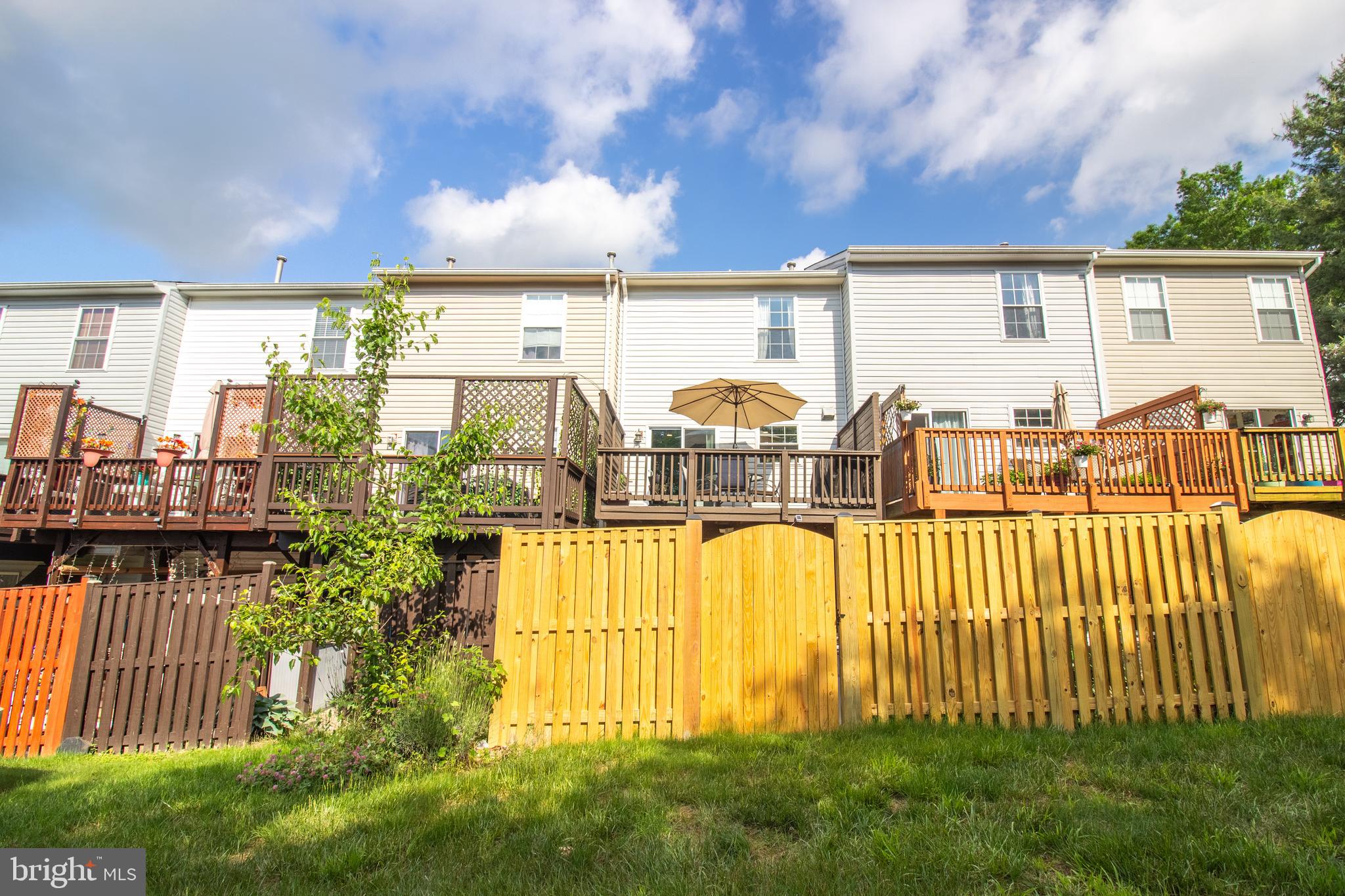 SHERBROOKE II TH CONDO - Residential Lease