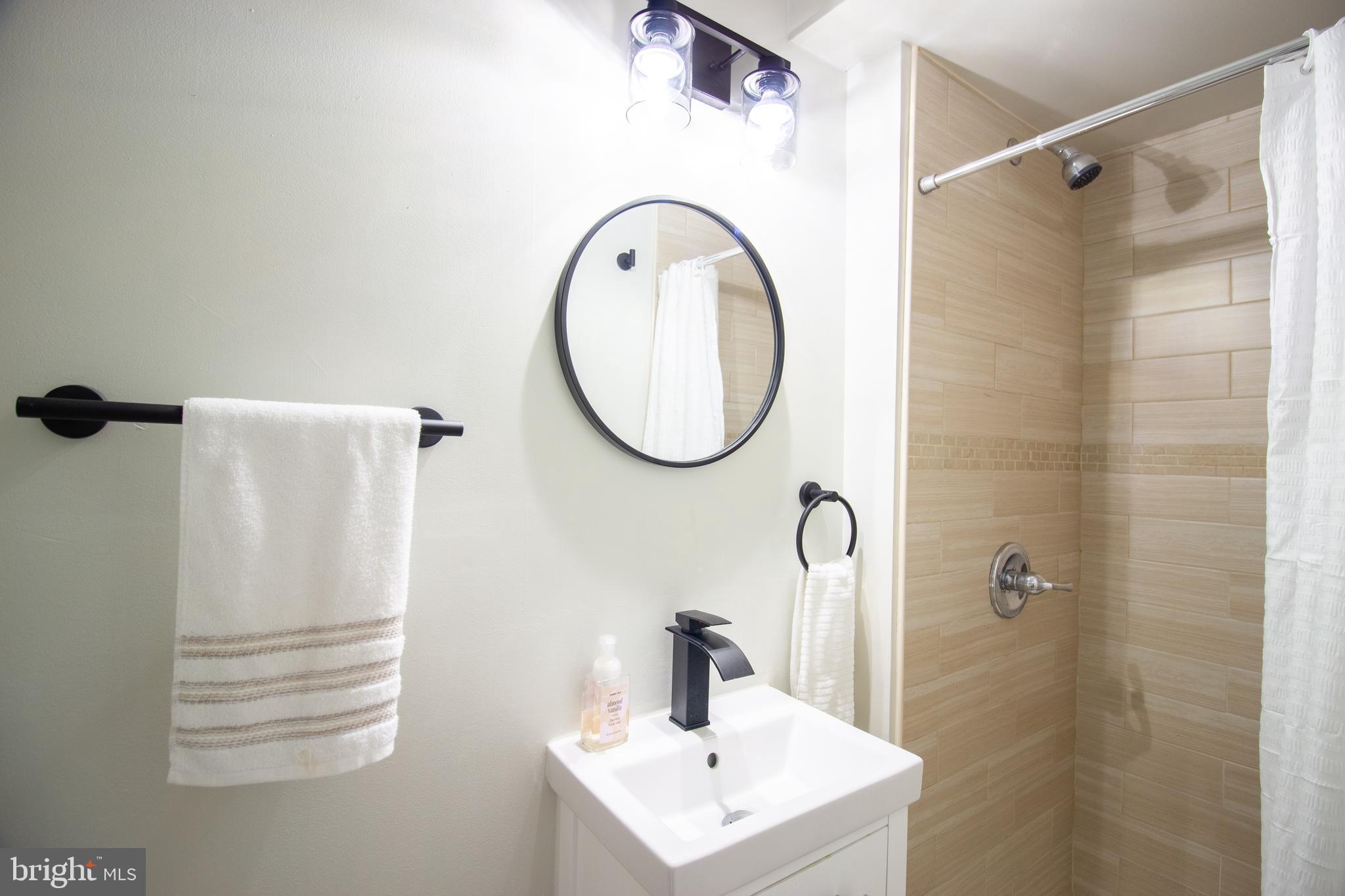 SHERBROOKE II TH CONDO - Residential Lease