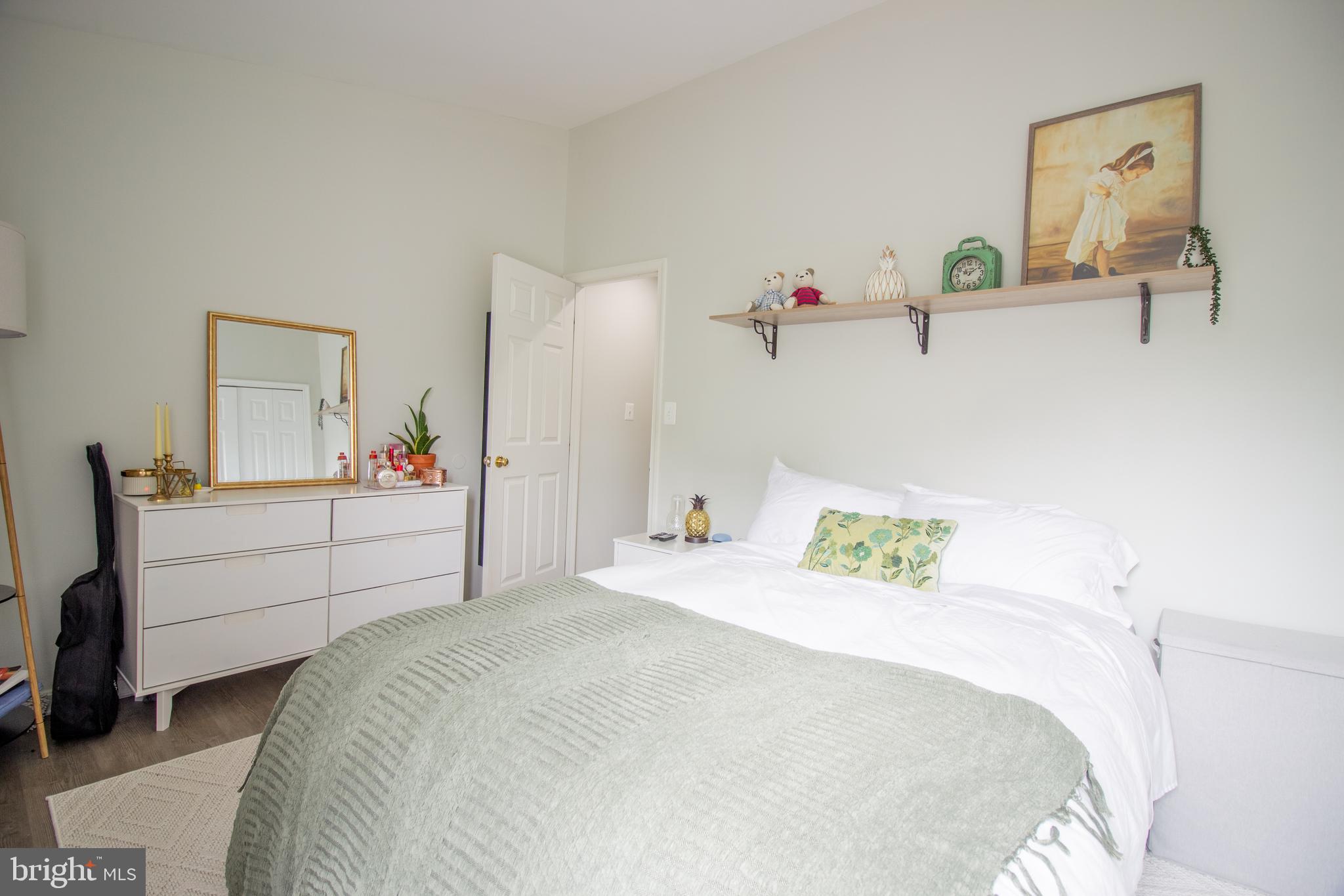 SHERBROOKE II TH CONDO - Residential Lease