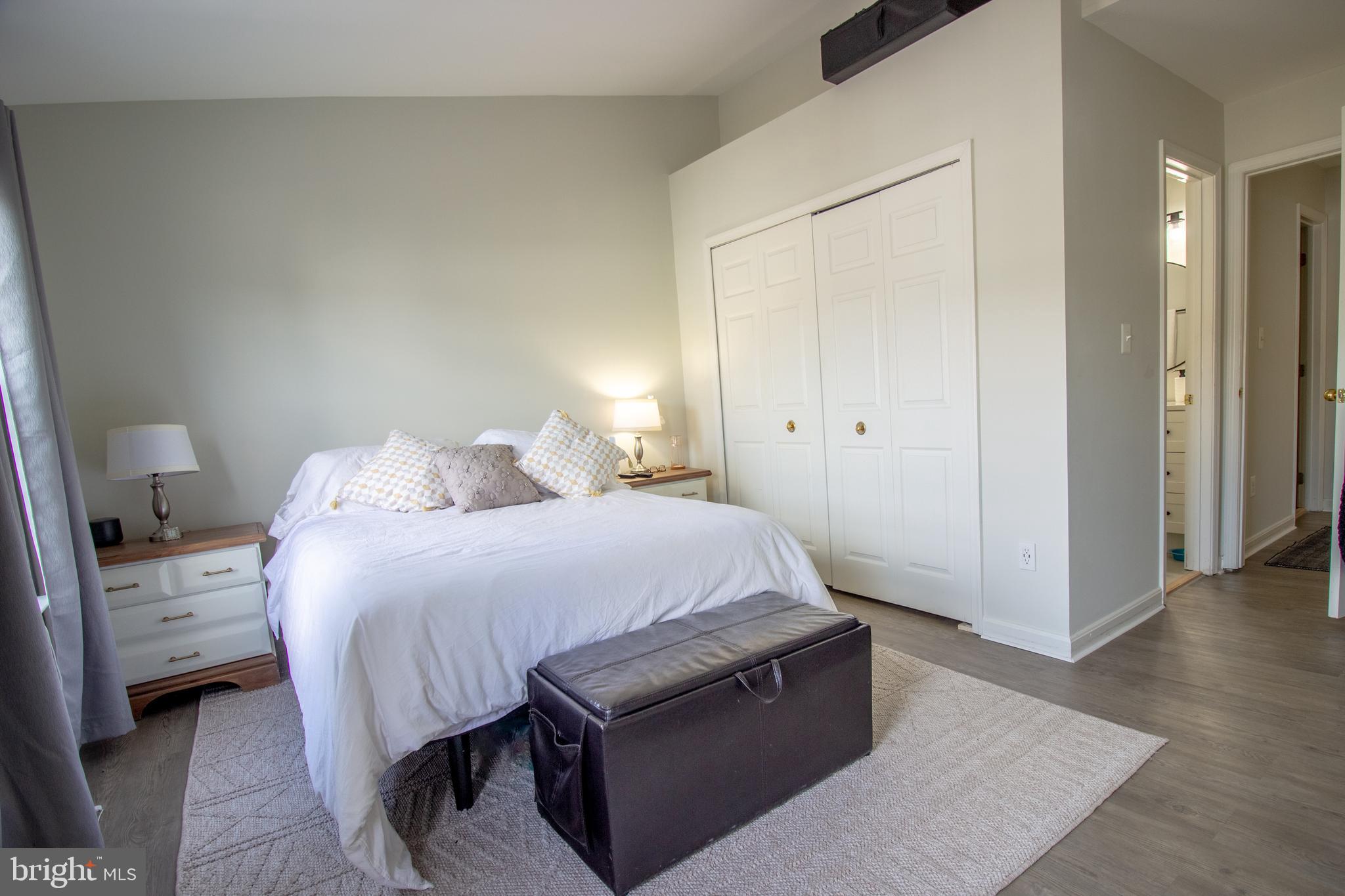 SHERBROOKE II TH CONDO - Residential Lease