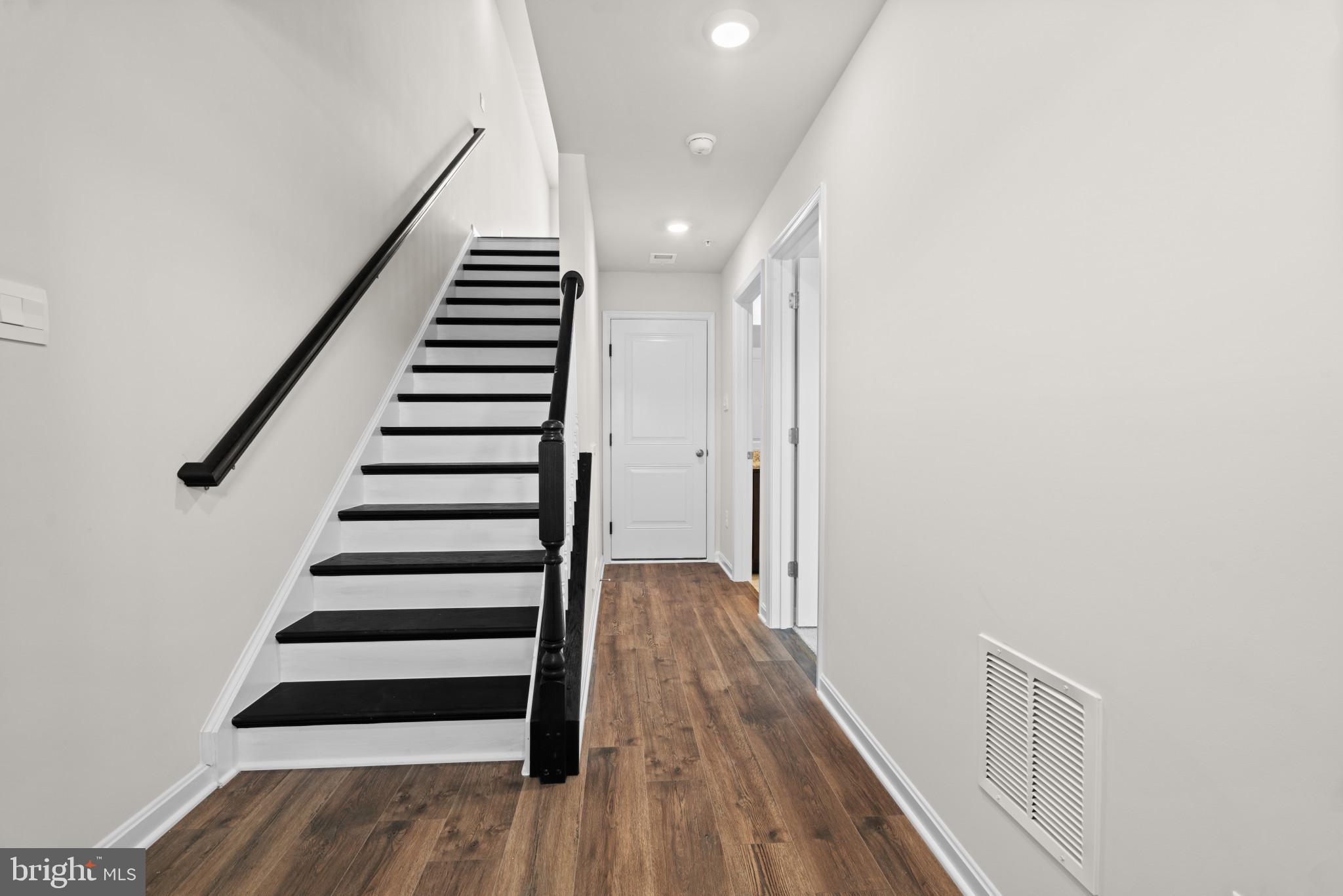 PINEGROVE - Residential