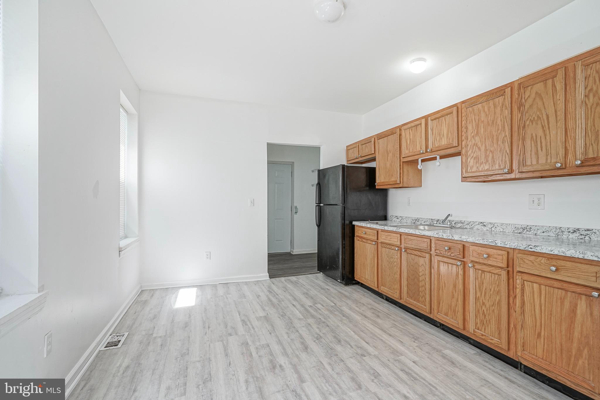 1915 S 4TH STREET