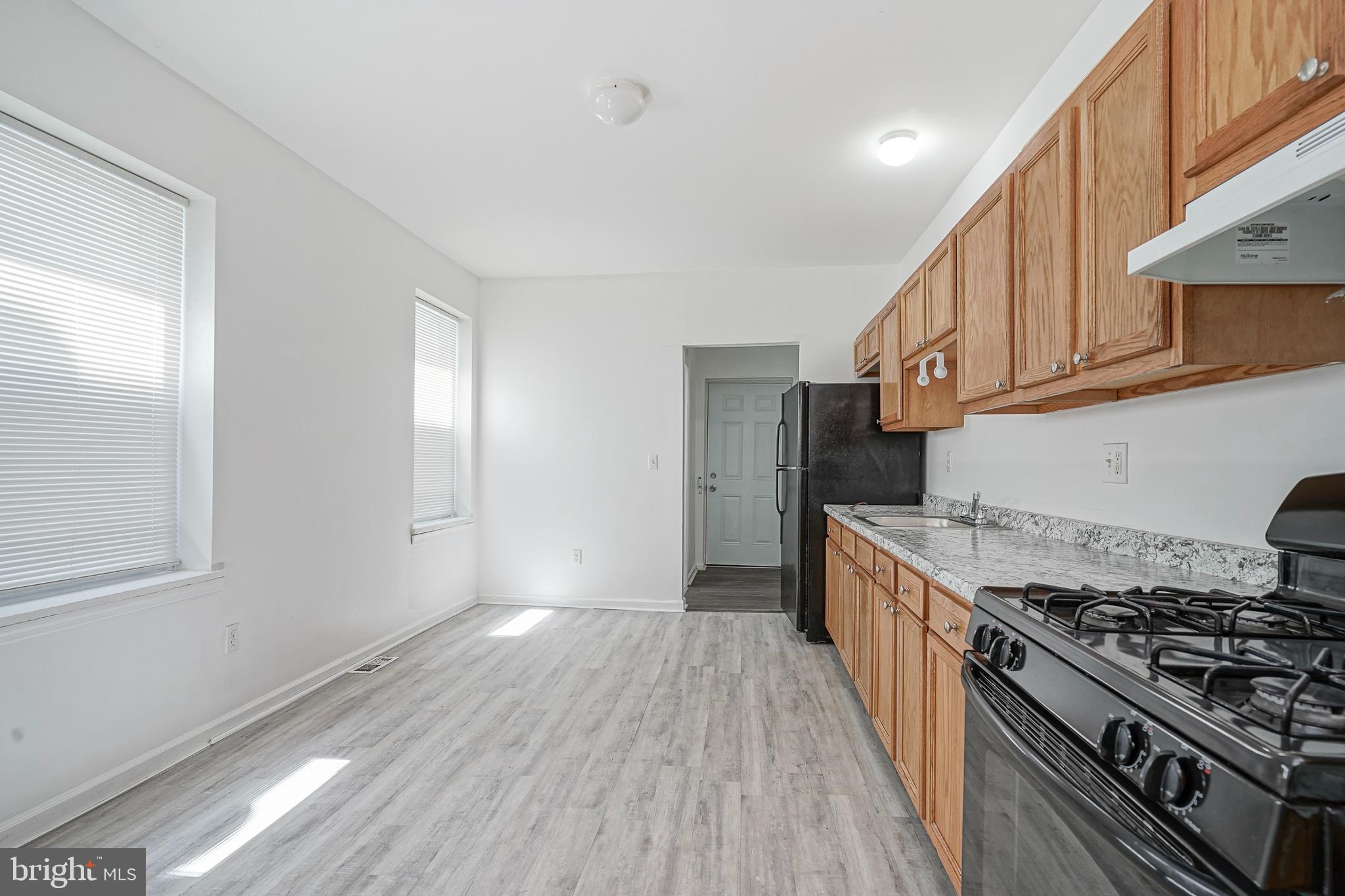 1915 S 4TH STREET