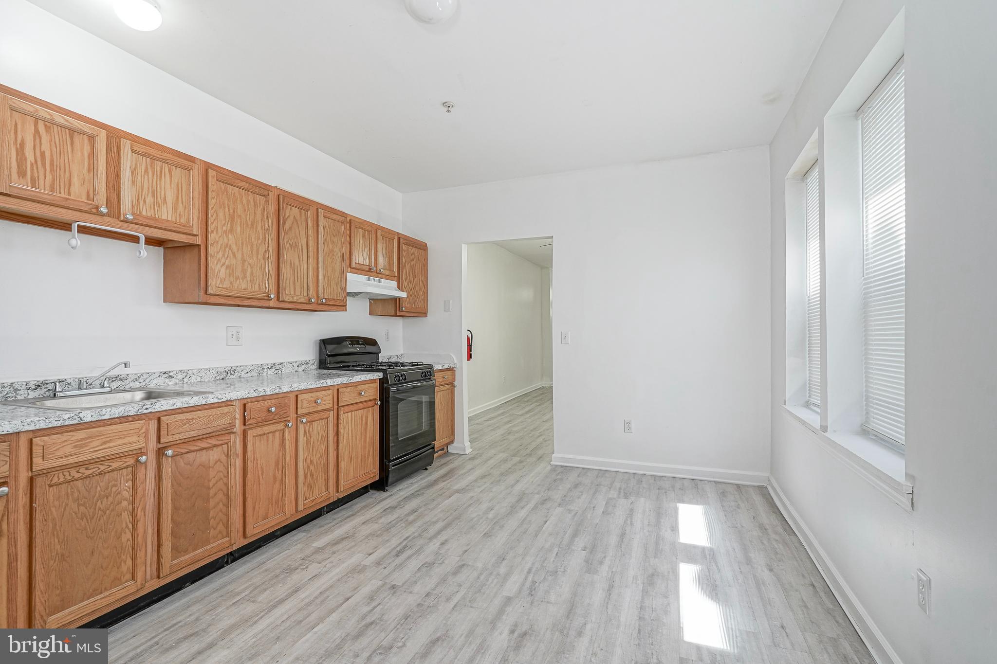 1915 S 4TH STREET