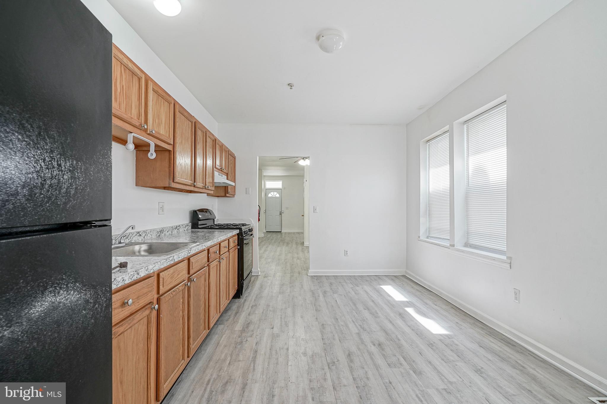 1915 S 4TH STREET