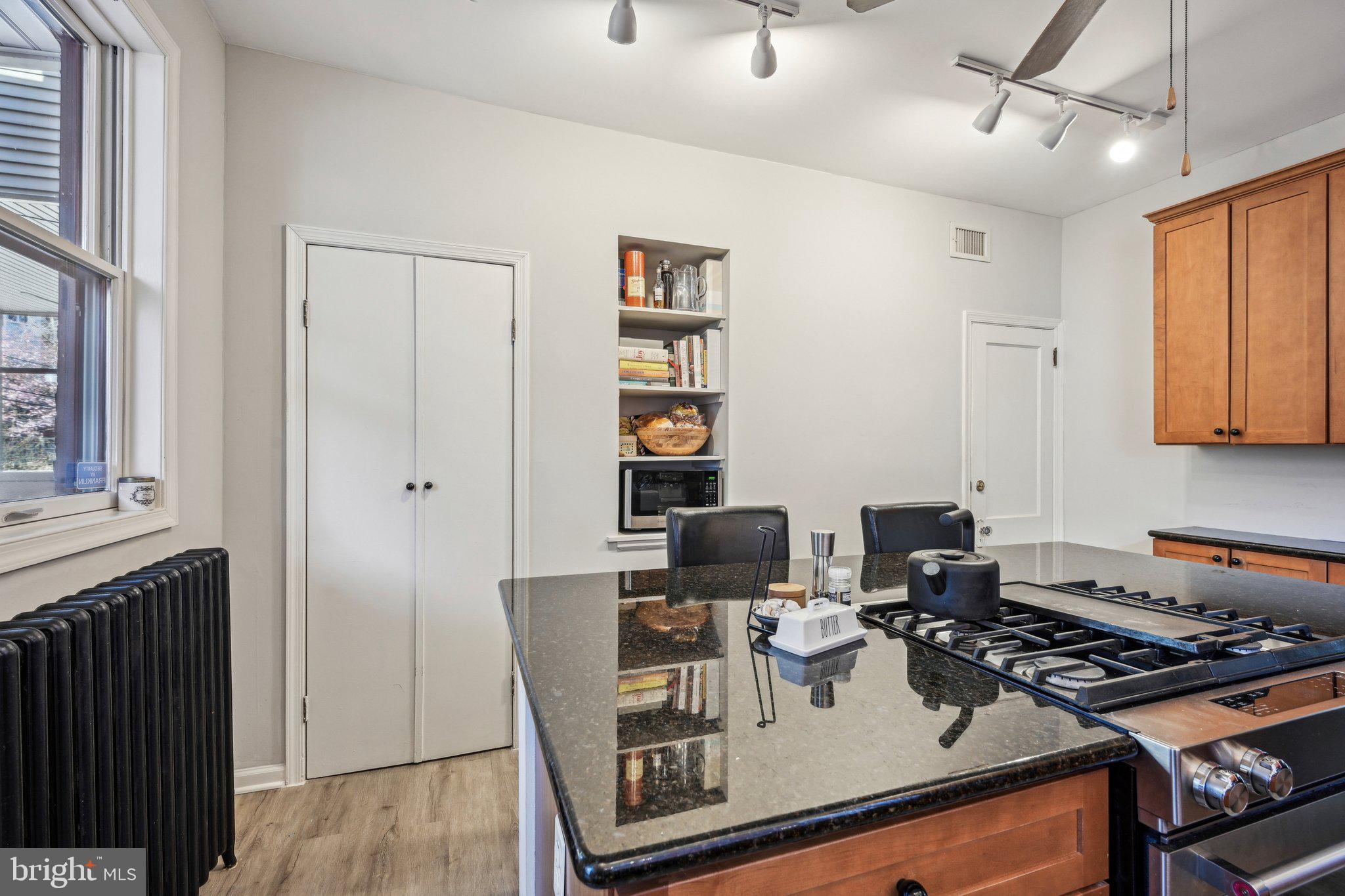 UNIVERSITY CITY - Residential