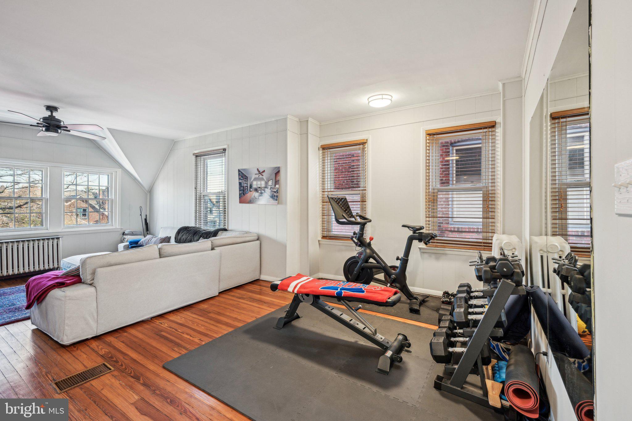 UNIVERSITY CITY - Residential