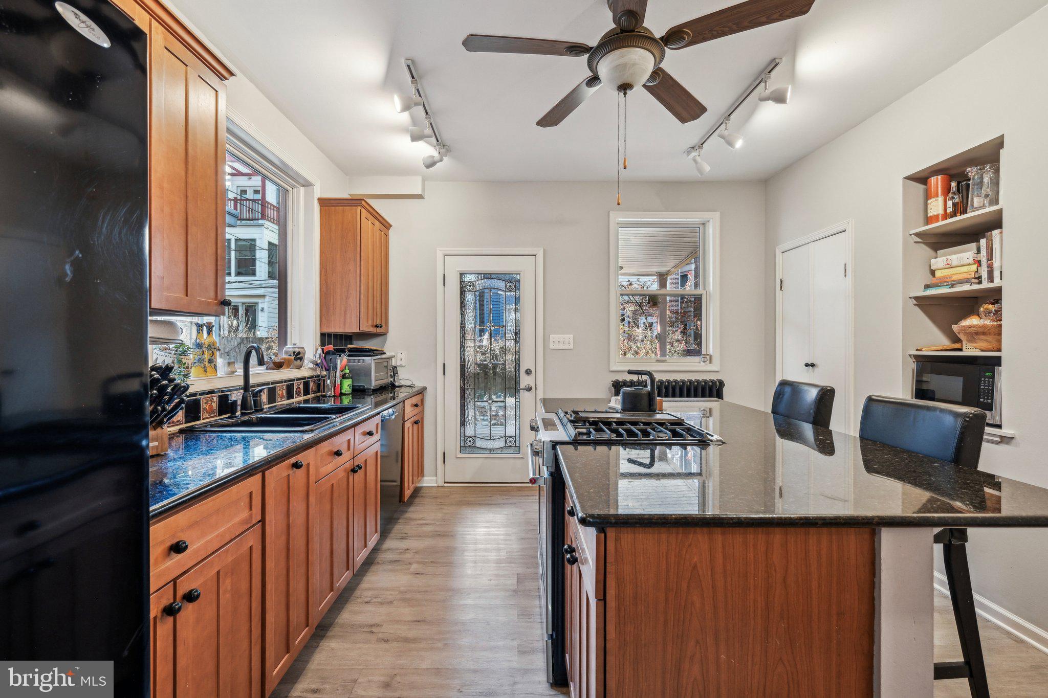 UNIVERSITY CITY - Residential