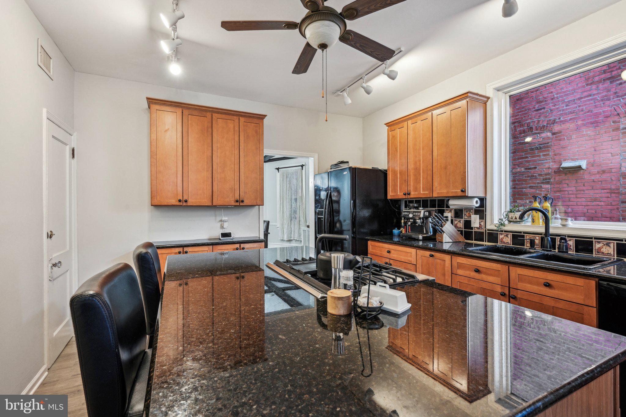 UNIVERSITY CITY - Residential