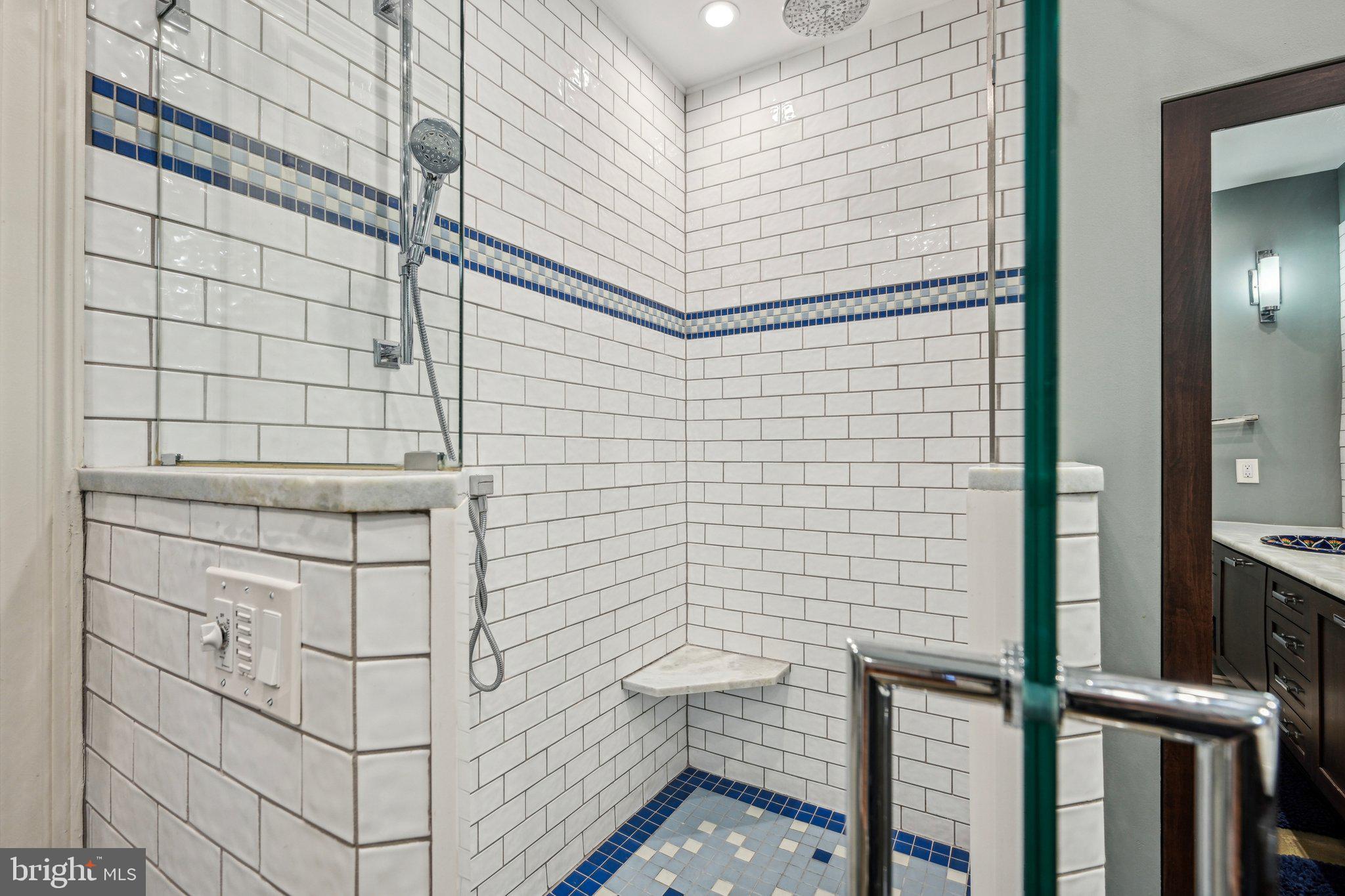 UNIVERSITY CITY - Residential