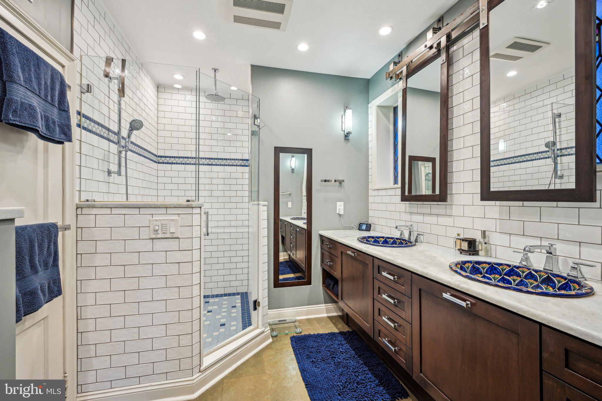 UNIVERSITY CITY - Residential