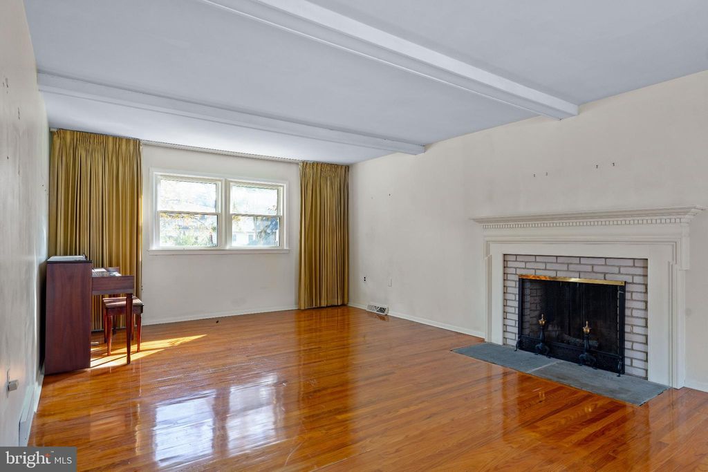 Photo of 9 Amherst Drive, NEWARK, DE 19711 (MLS # DENC2092382)