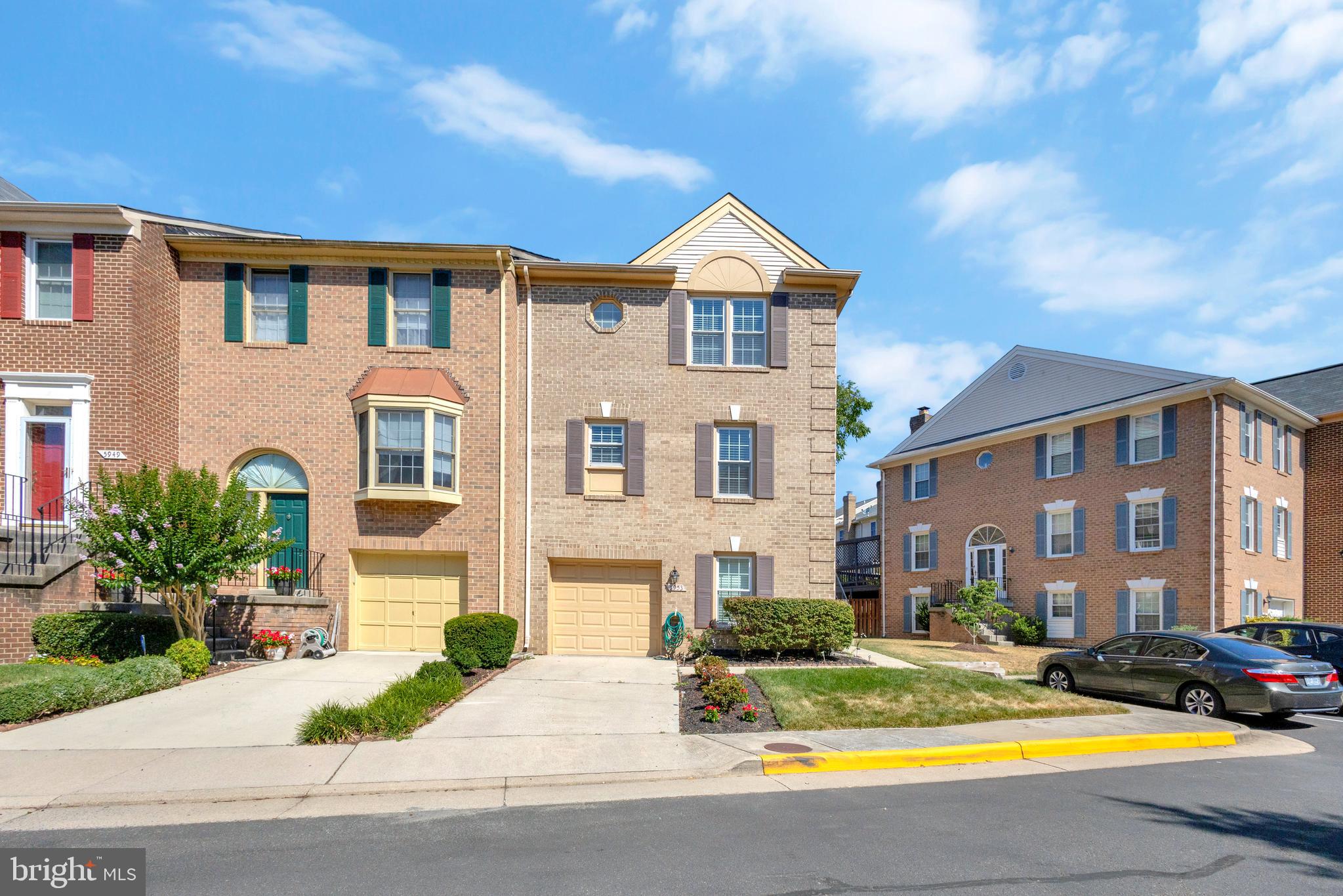 KINGSTOWNE - Residential Lease