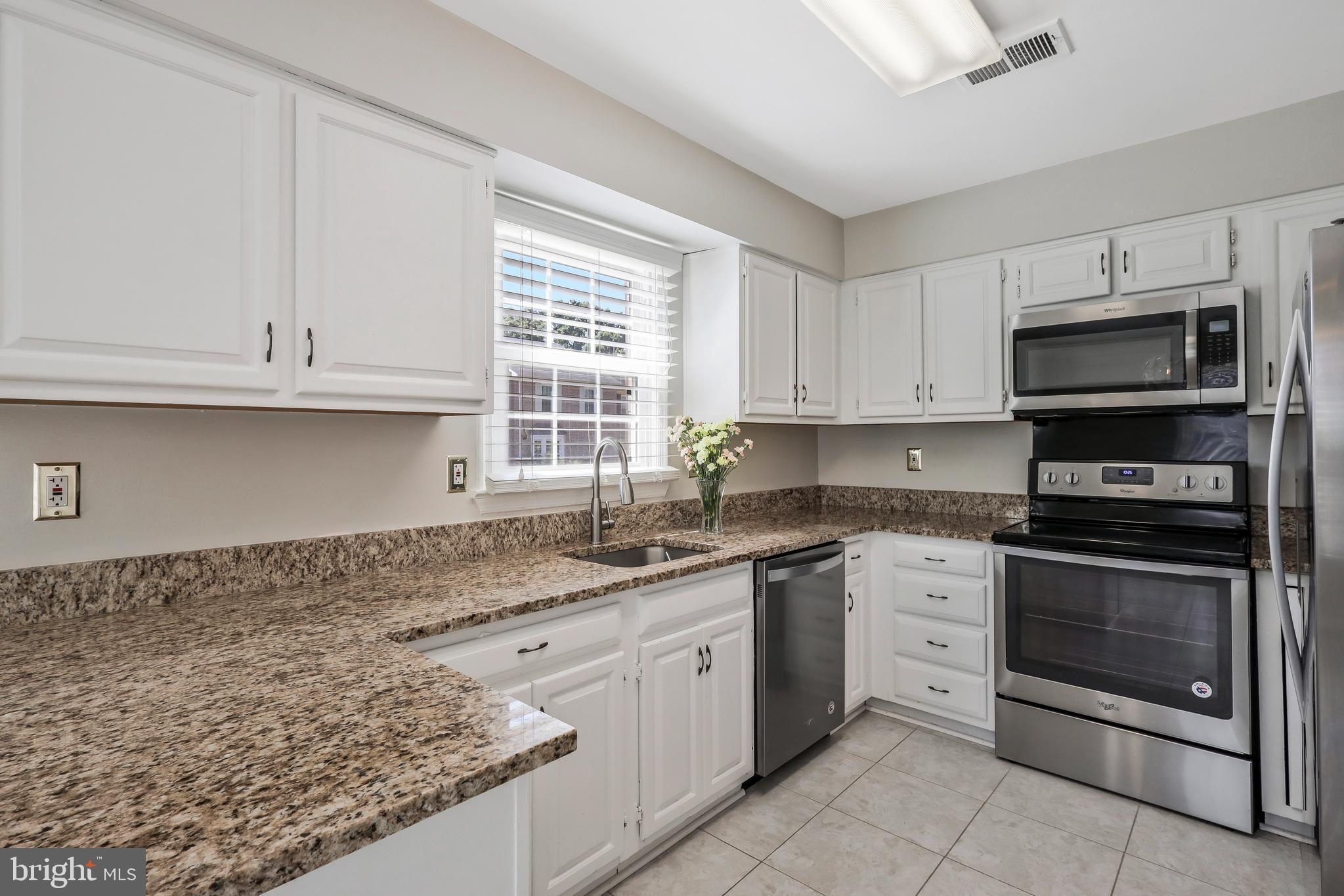 KINGSTOWNE - Residential Lease