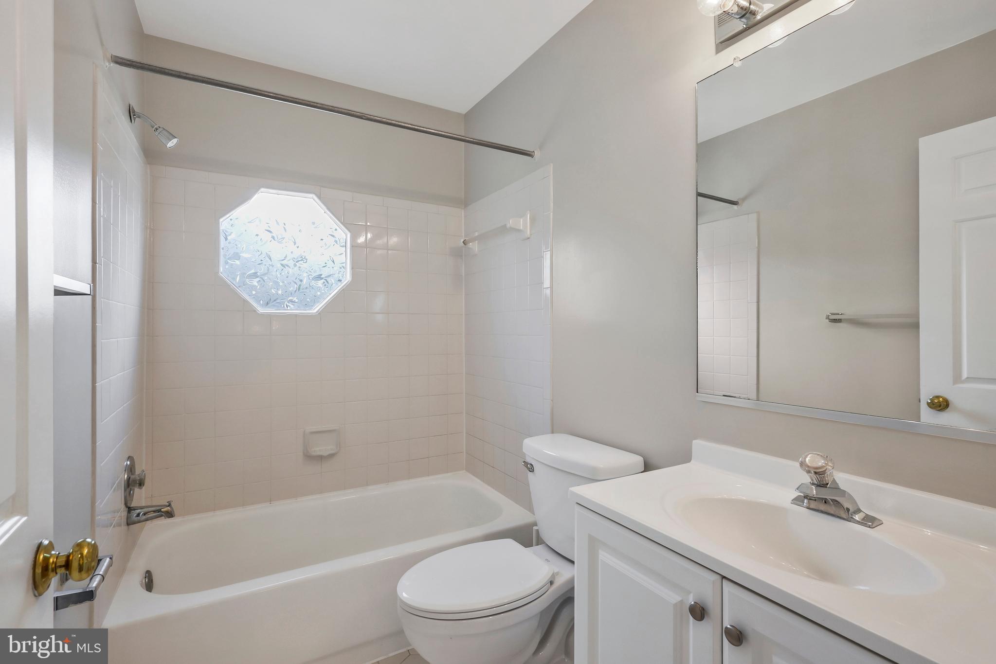 KINGSTOWNE - Residential Lease