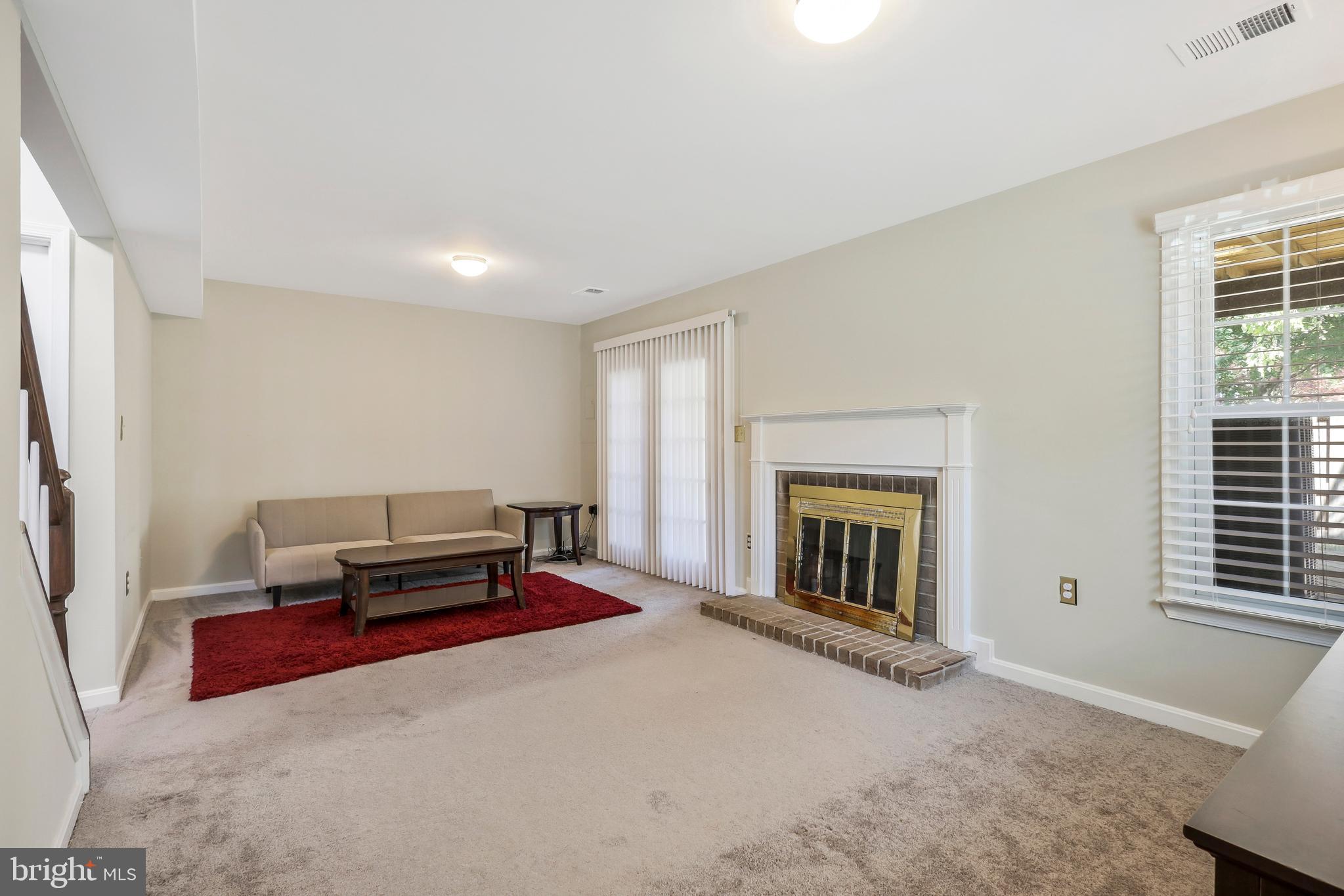 KINGSTOWNE - Residential Lease