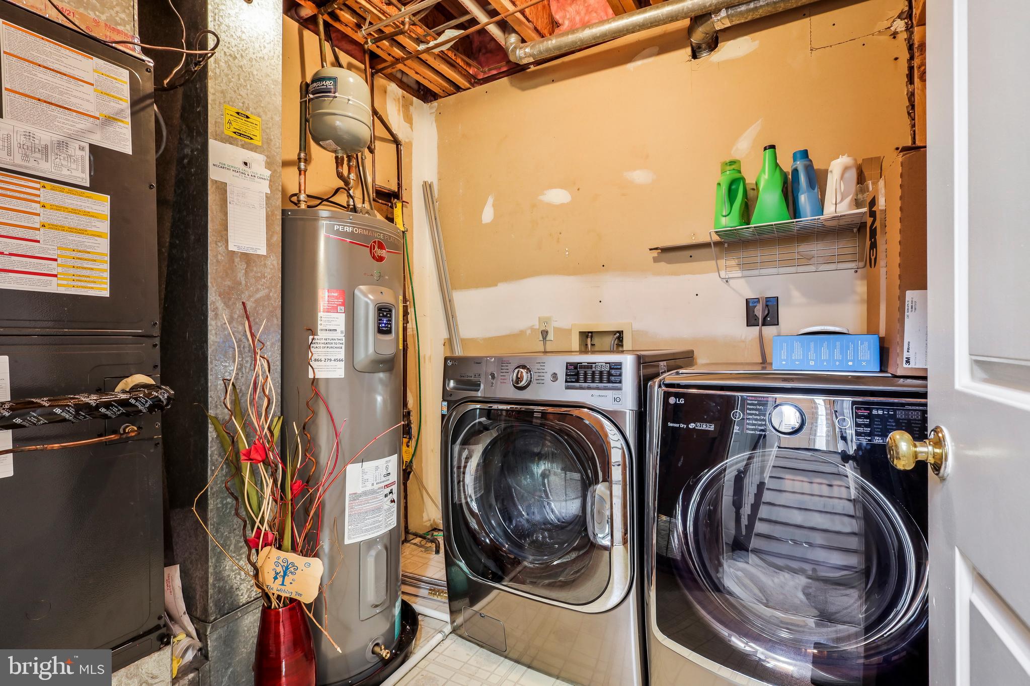 KINGSTOWNE - Residential Lease