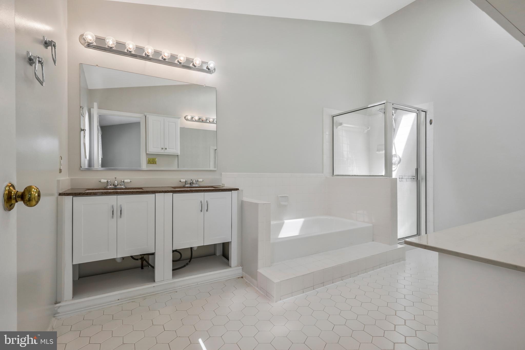 KINGSTOWNE - Residential Lease