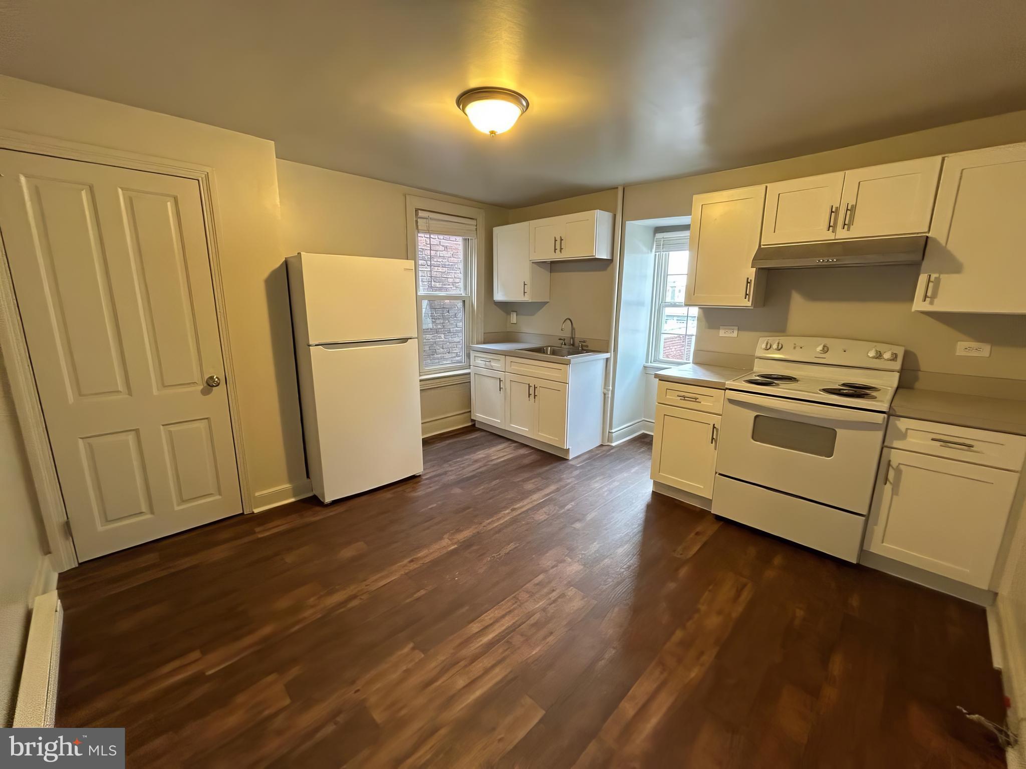 257 E COLLEGE AVENUE