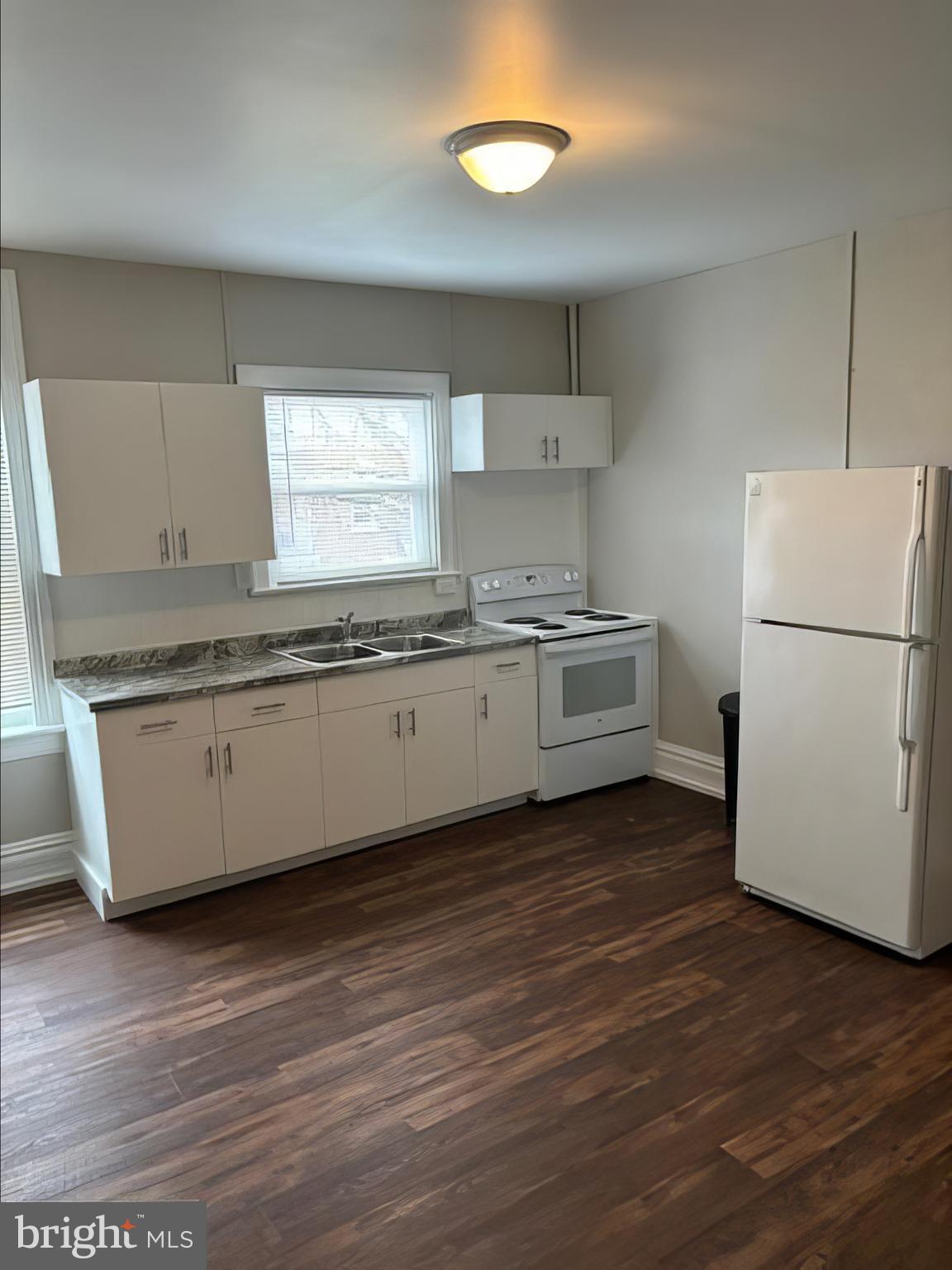 257 E COLLEGE AVENUE