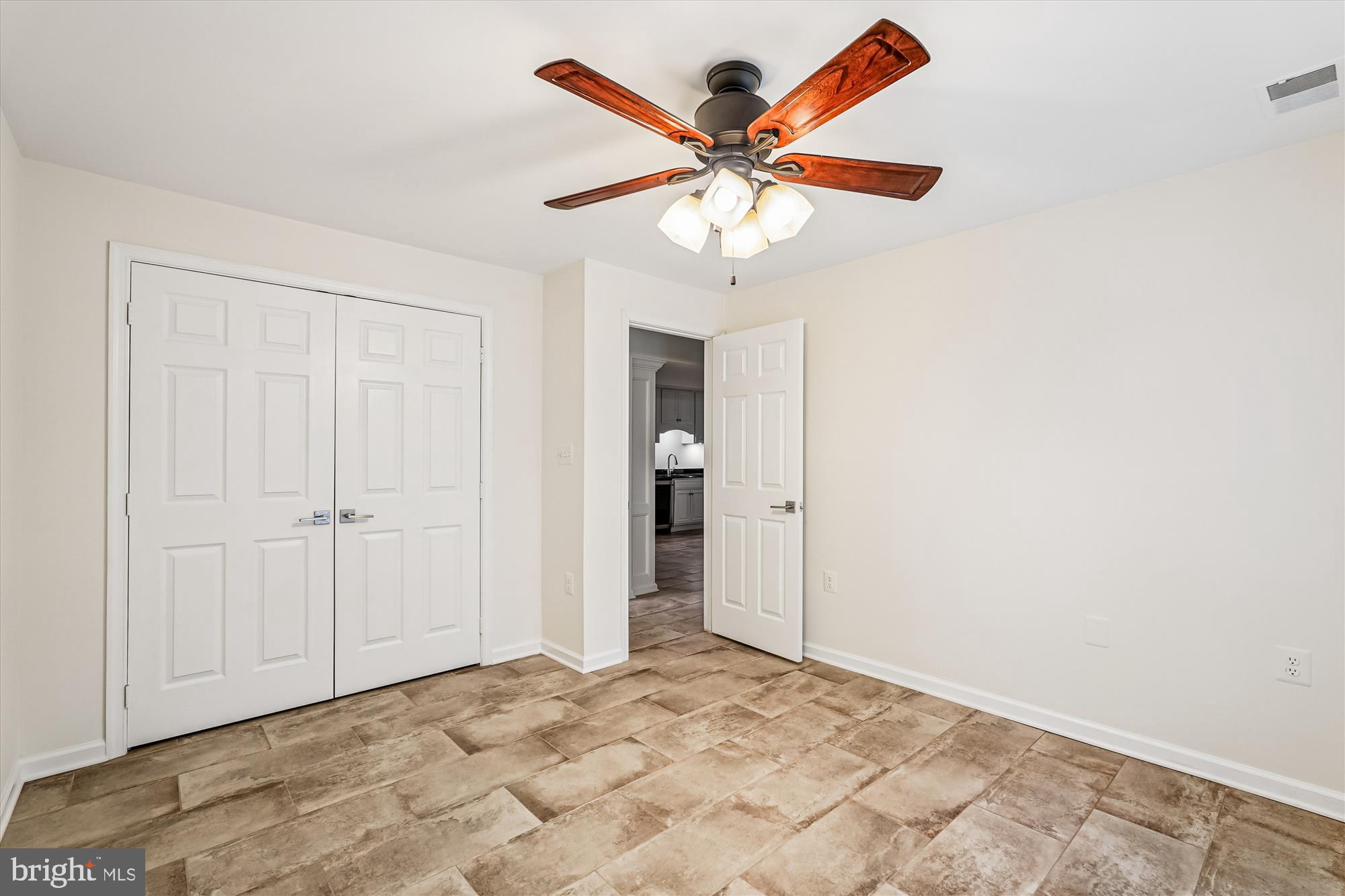 RIVER CREEK - Residential