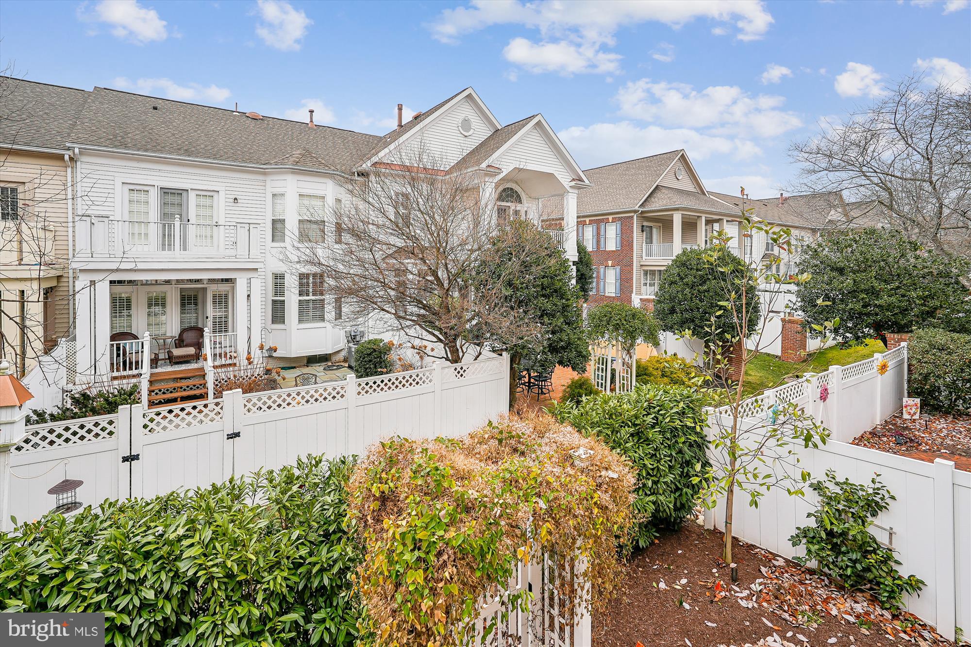 RIVER CREEK - Residential