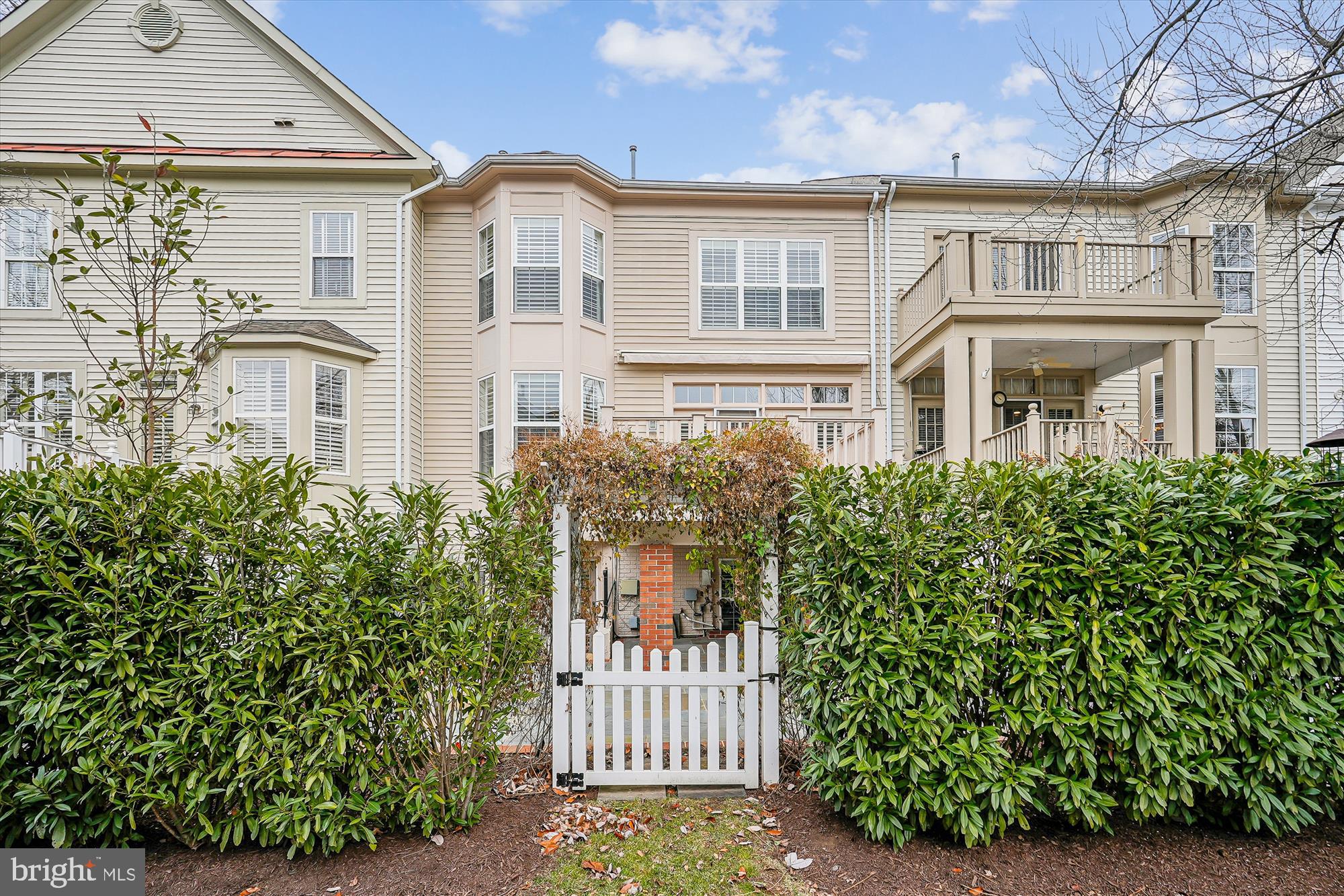 RIVER CREEK - Residential