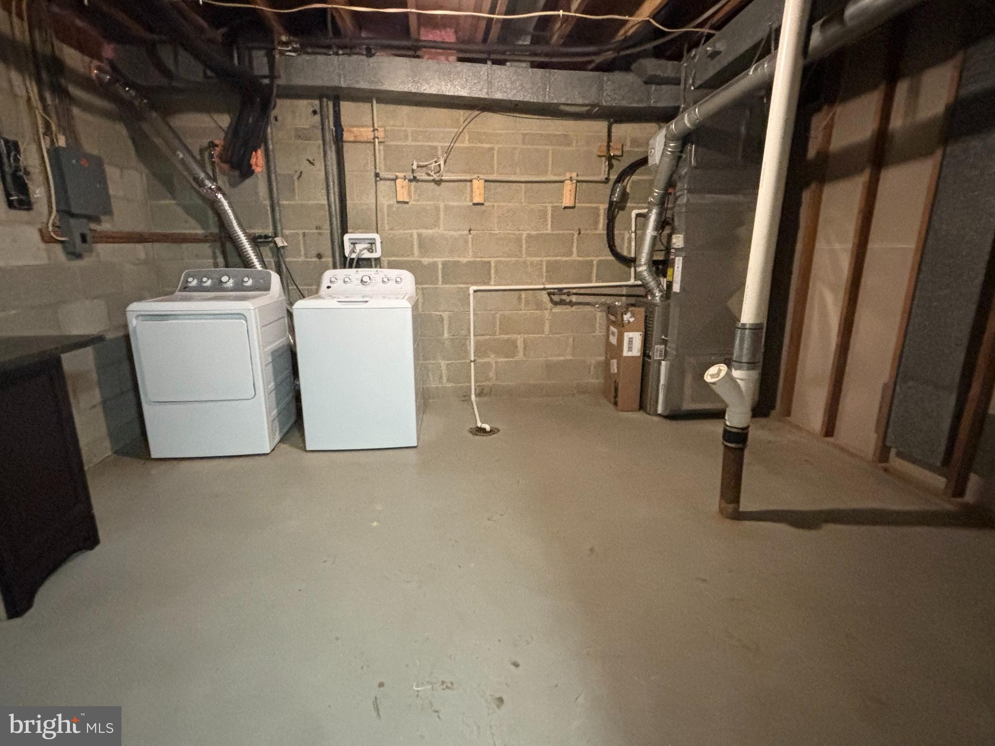 PLYMOUTH GARDENS - Residential Lease