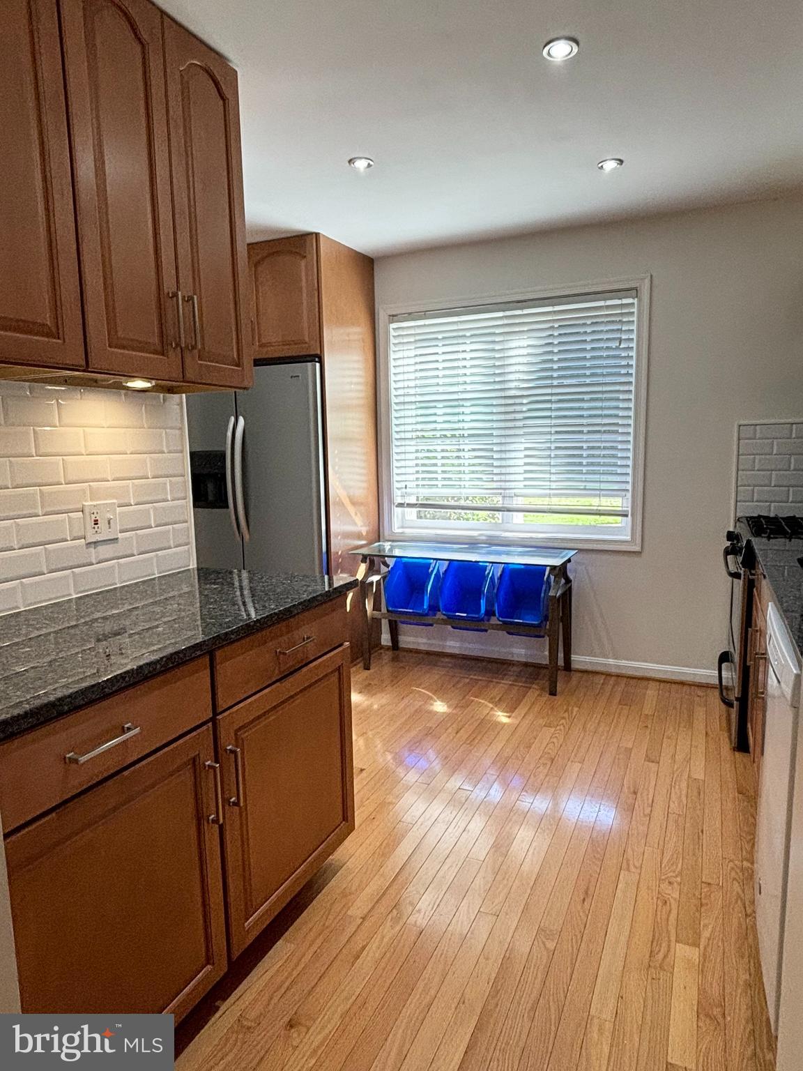 PLYMOUTH GARDENS - Residential Lease