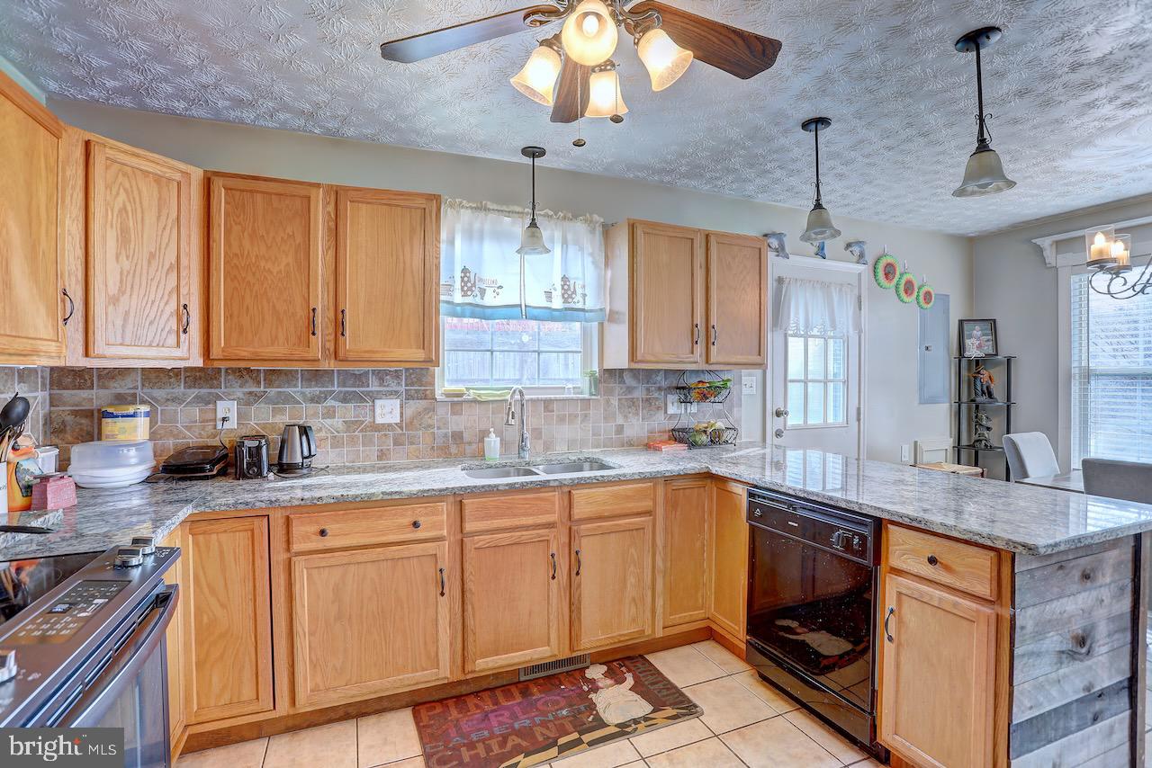 PATRICK HENRY ESTATES - Residential