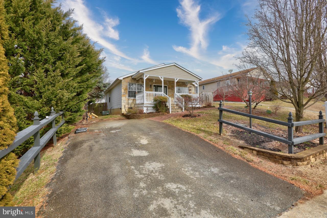 PATRICK HENRY ESTATES - Residential