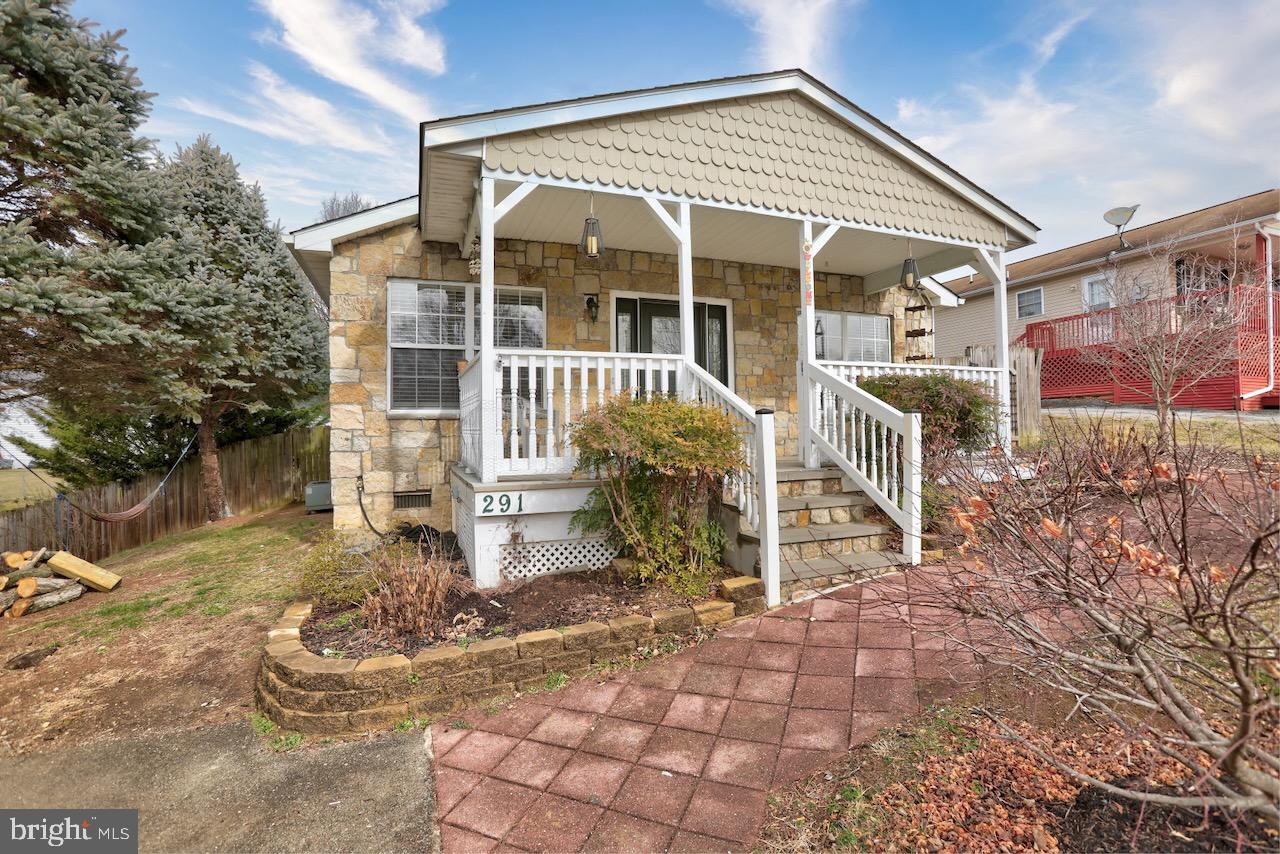 PATRICK HENRY ESTATES - Residential