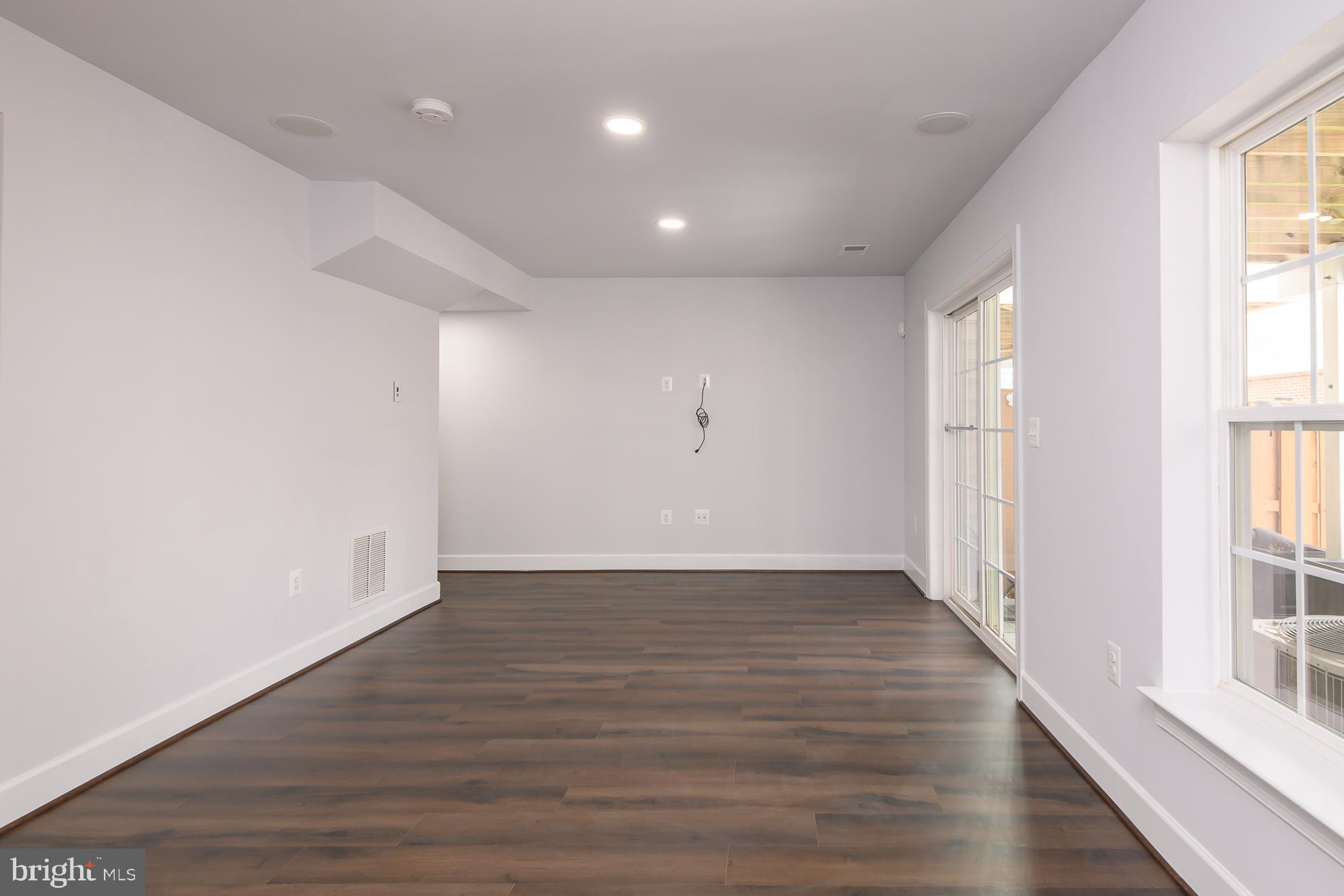 FOSTERS CREST - Residential