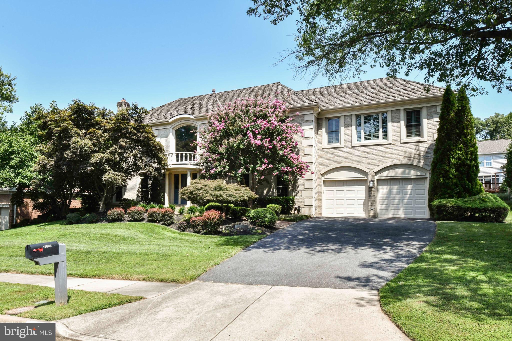 CENTURY OAK - Residential