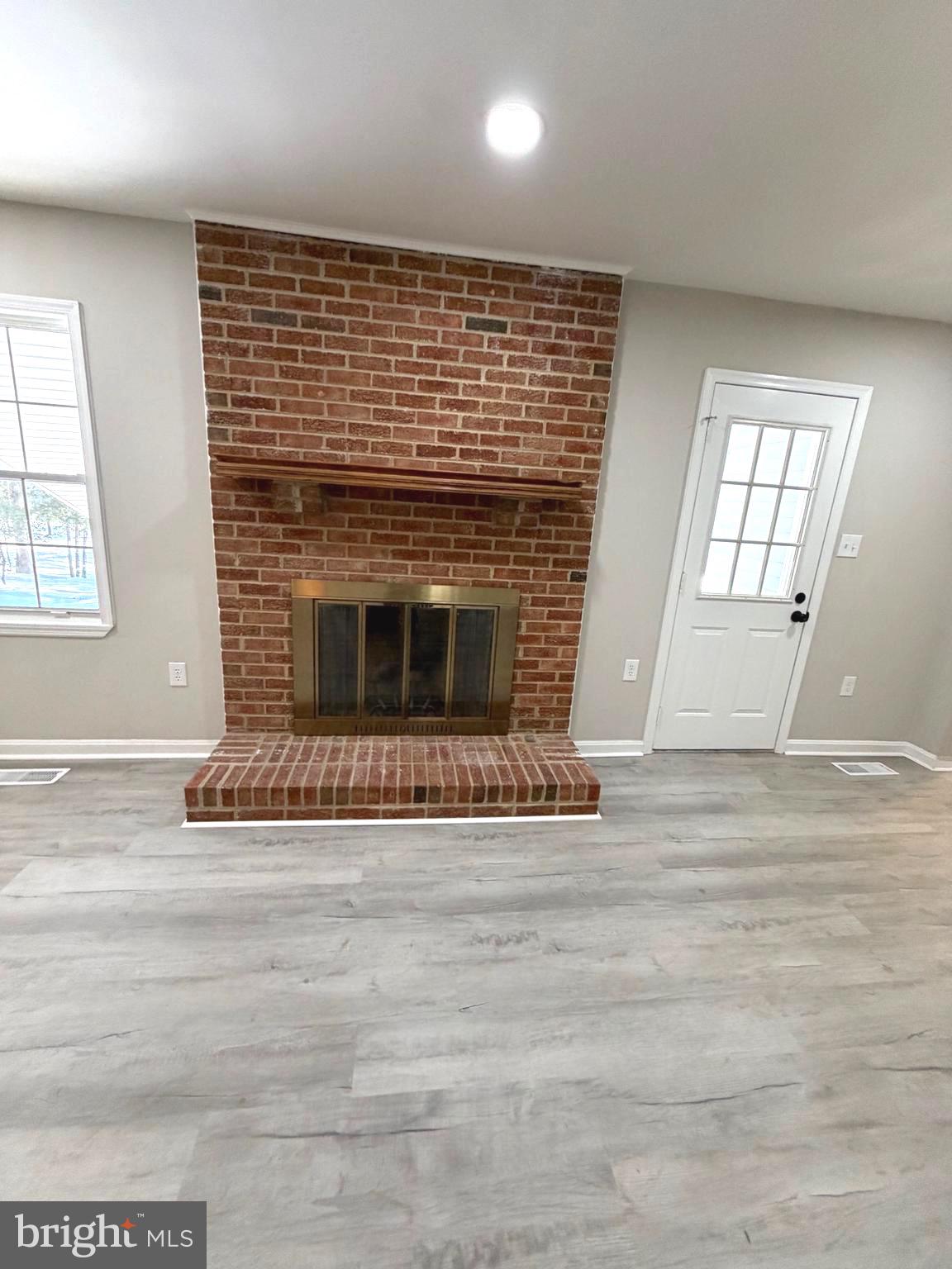 COLONIAL OAKS - Residential