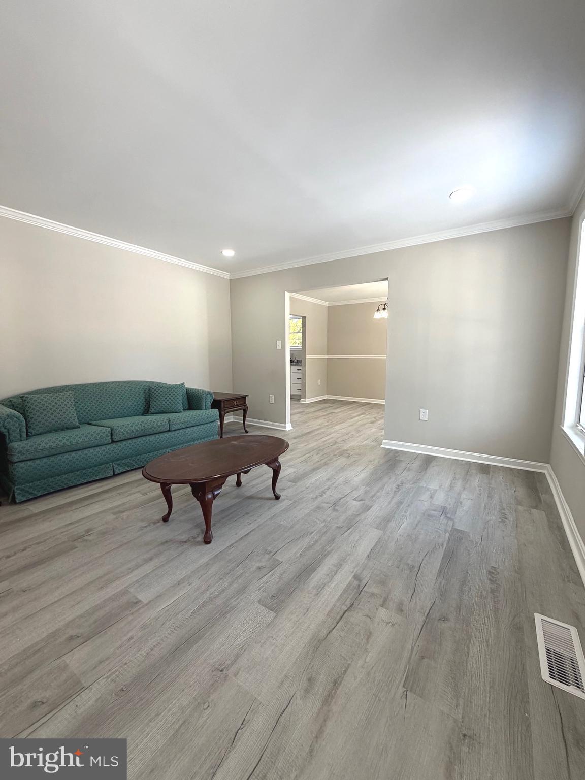 COLONIAL OAKS - Residential