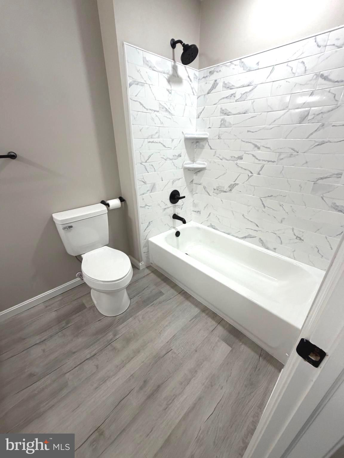 COLONIAL OAKS - Residential