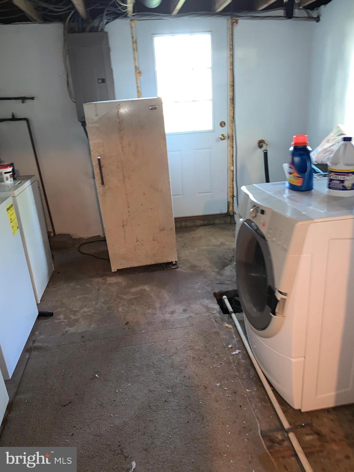 CEDAR RUN ESTS - Residential Lease