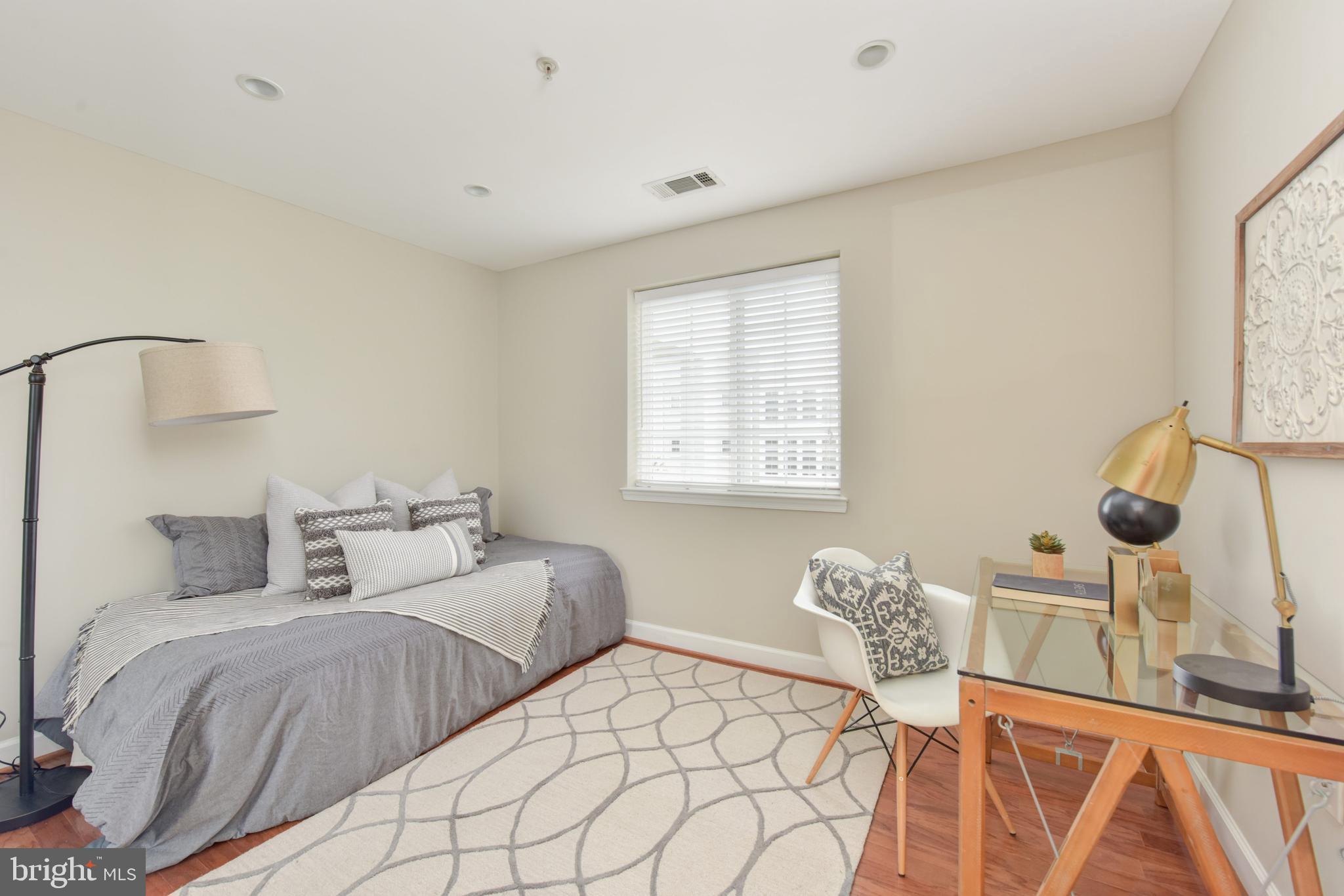 WEST VILLAGE OF SHIRLINGTON - Residential