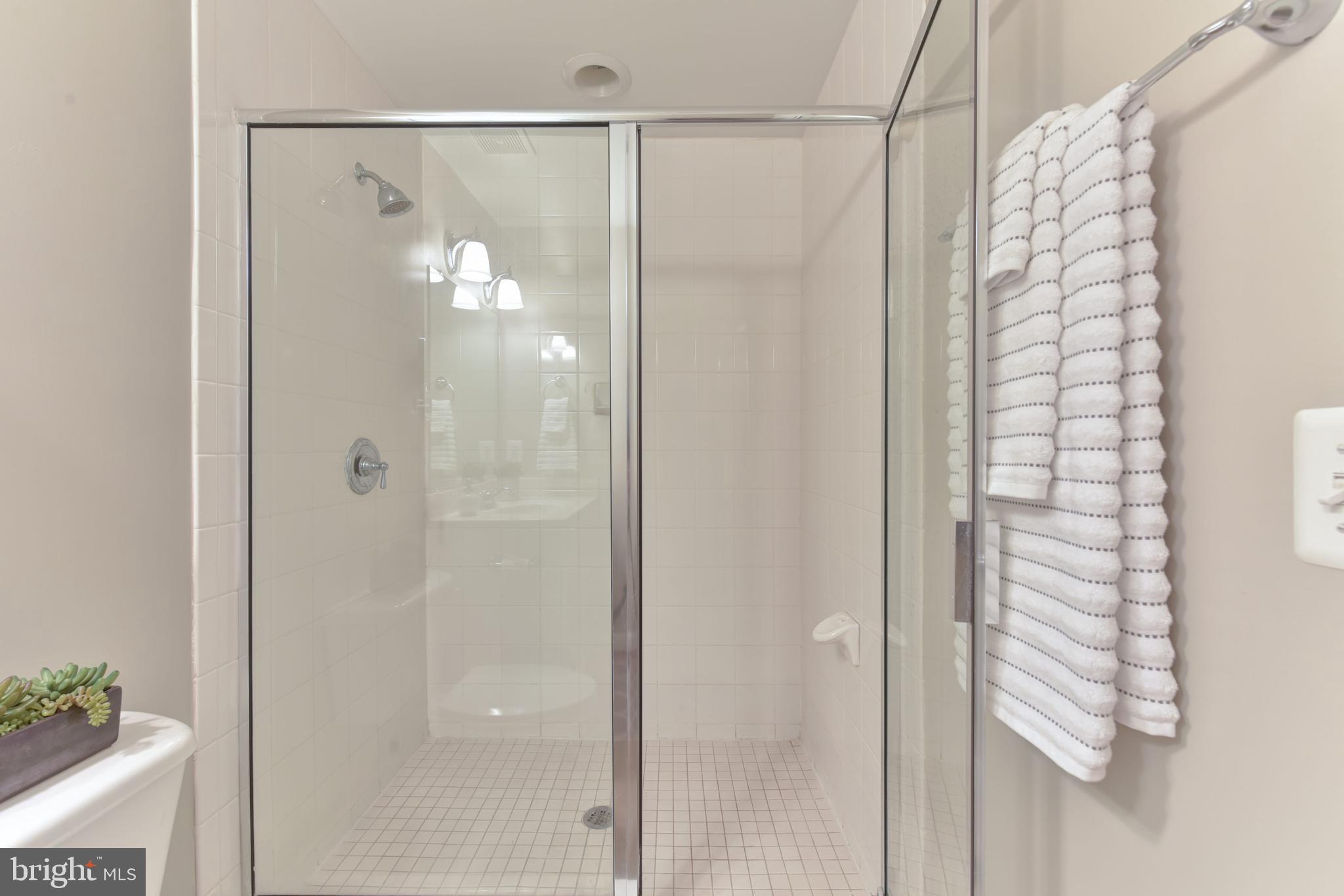 WEST VILLAGE OF SHIRLINGTON - Residential