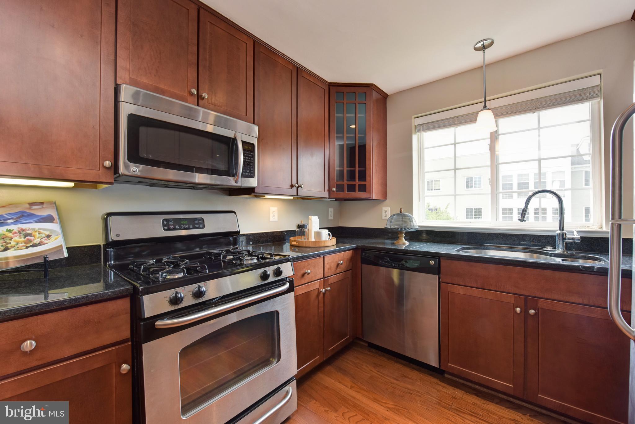 WEST VILLAGE OF SHIRLINGTON - Residential