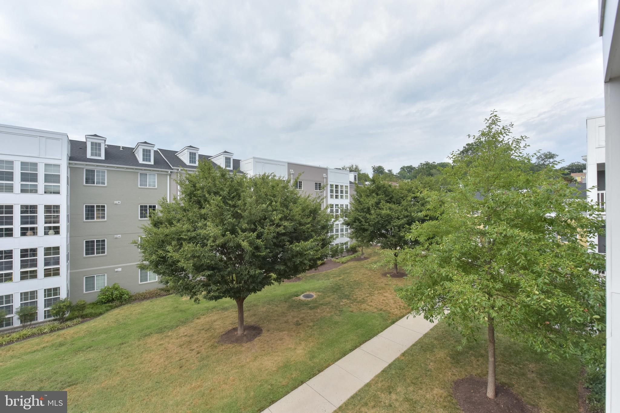 WEST VILLAGE OF SHIRLINGTON - Residential