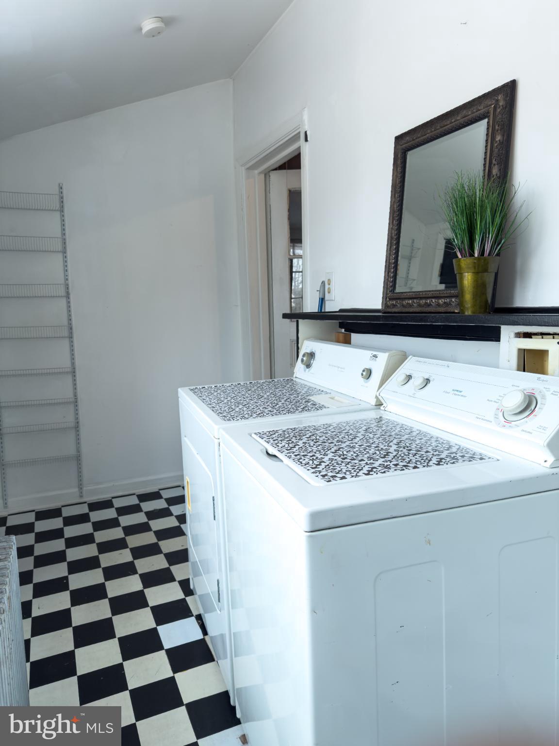 PLYMOUTH VALLEY - Residential