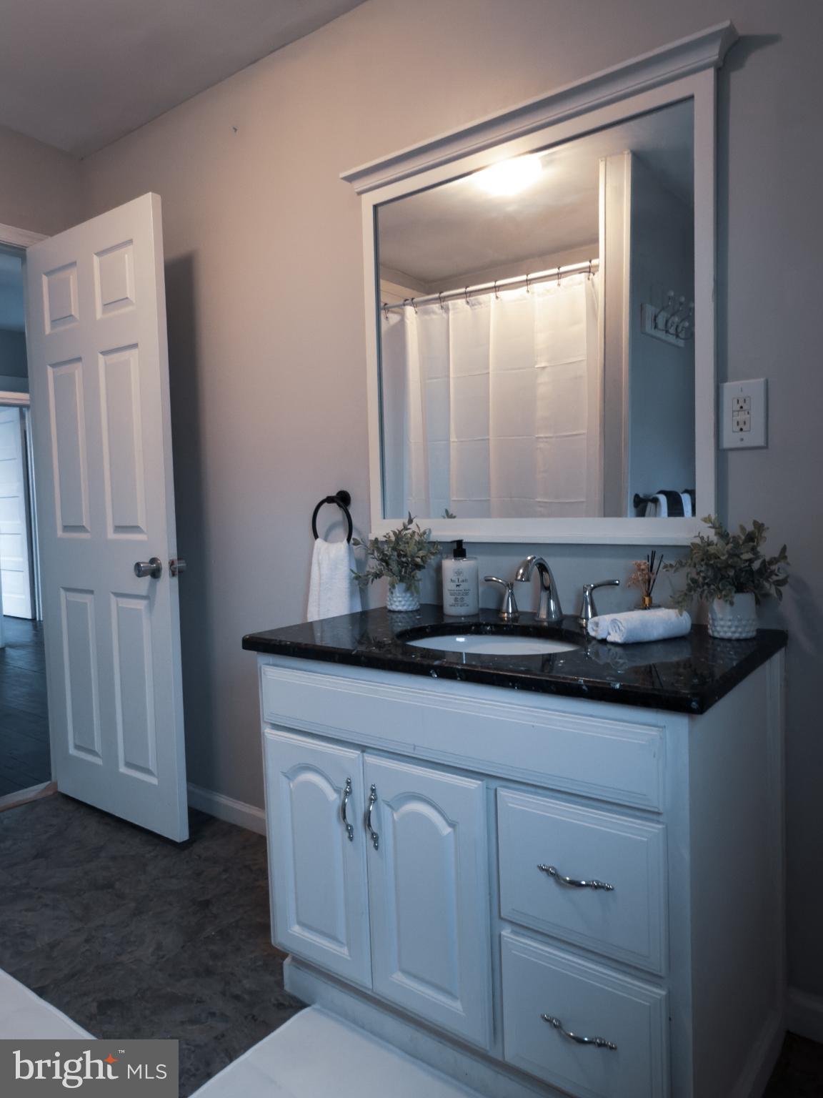 PLYMOUTH VALLEY - Residential